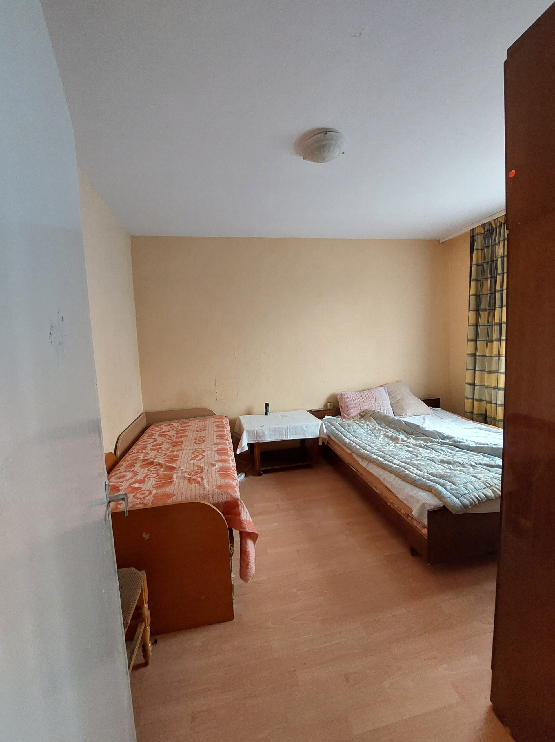 Varpų g. 3k. butas su holu