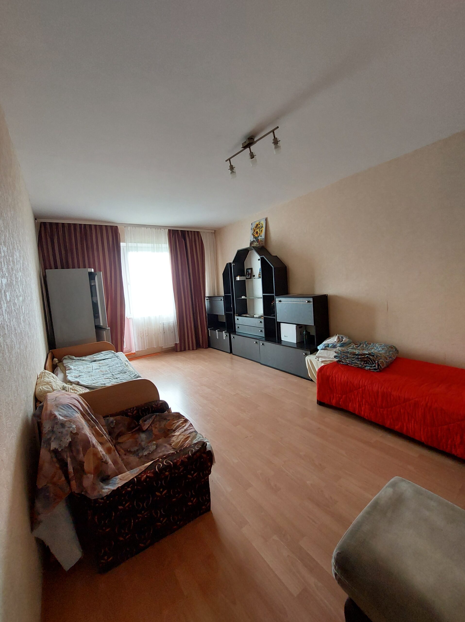 Varpų g. 3k. butas su holu