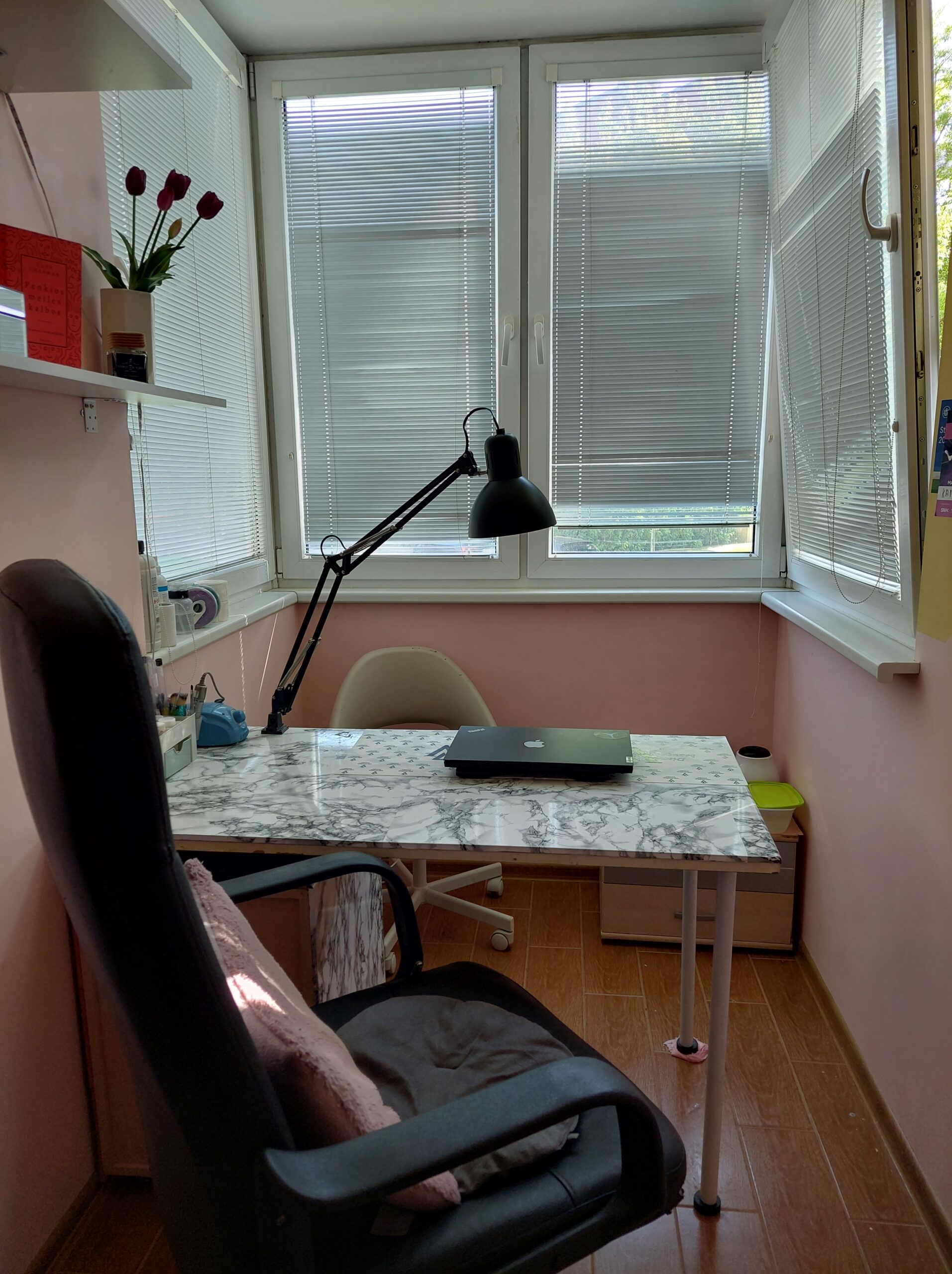 Parduodamas 1 kambario butas su holu