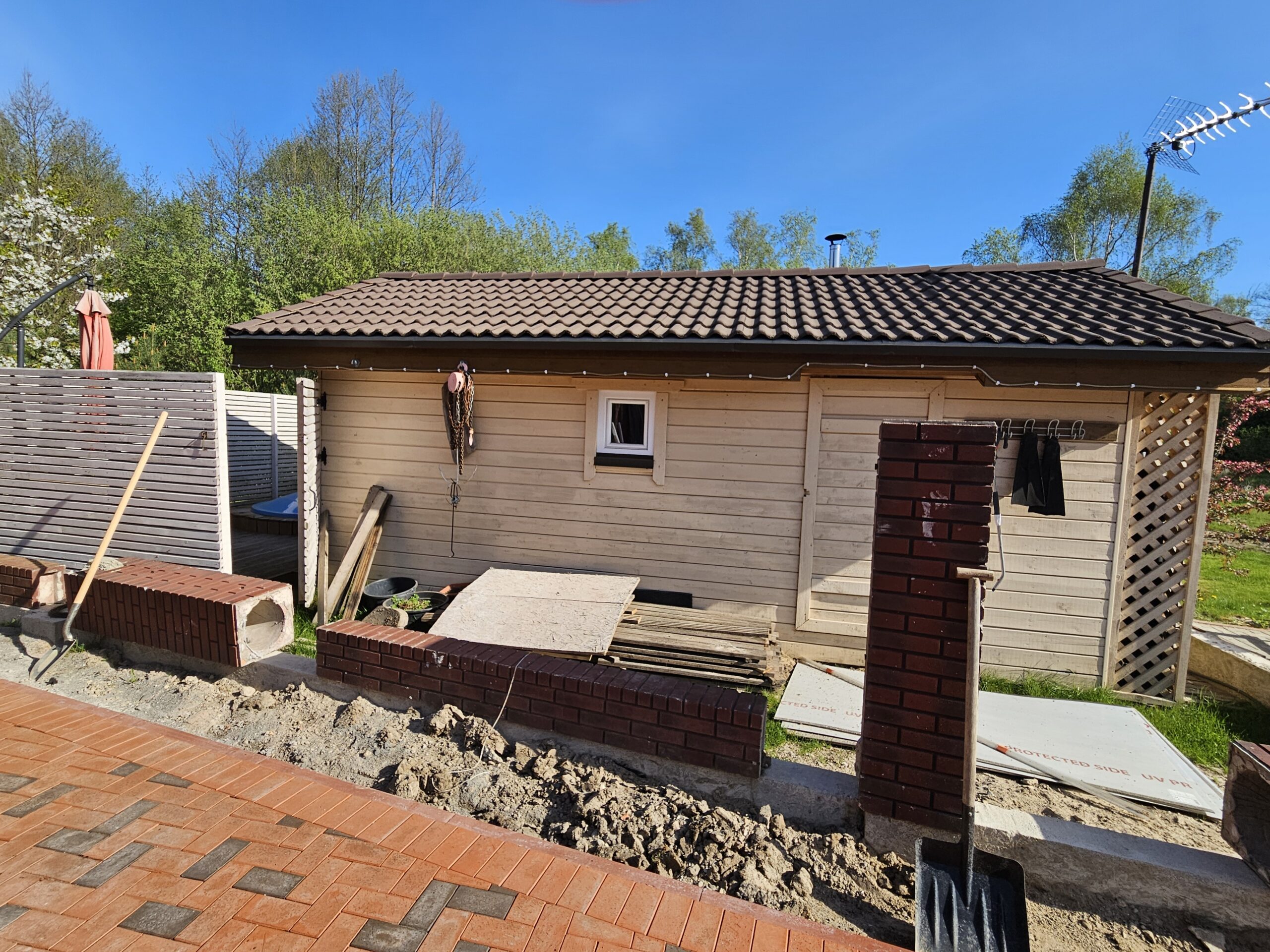 Pirtis su priepirčiu ir baseinėliu