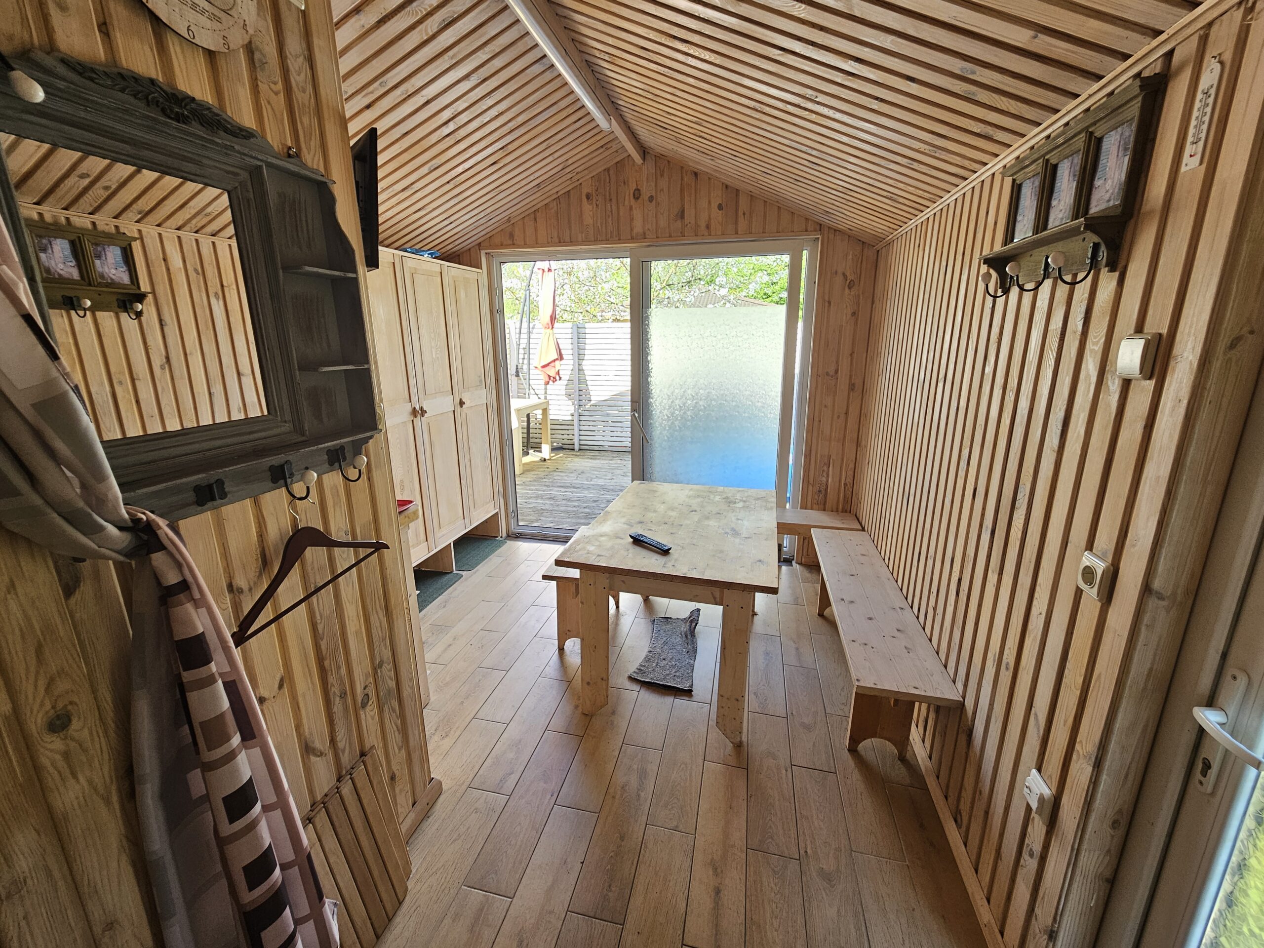 Pirtis su priepirčiu ir baseinėliu