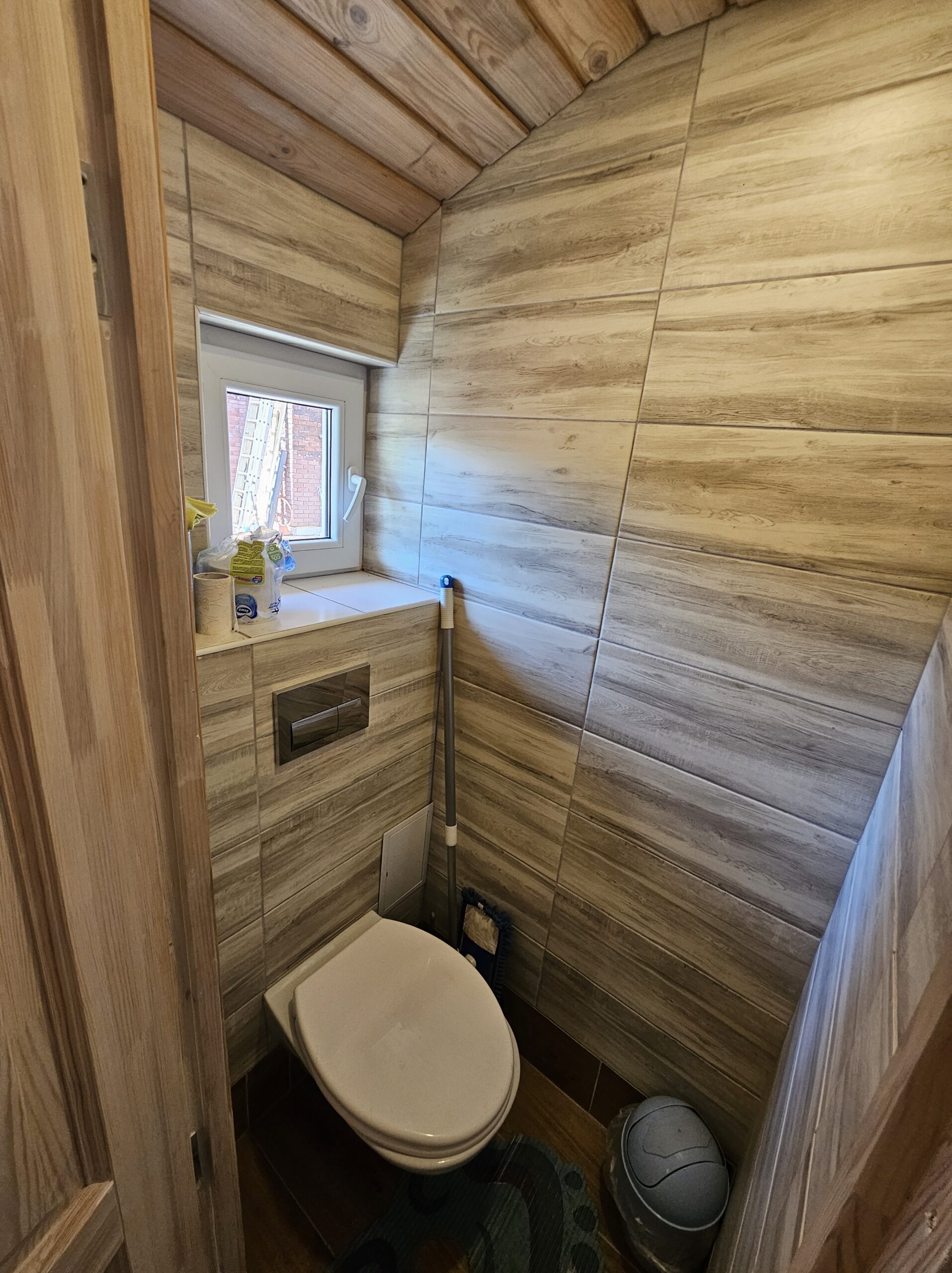 Pirtis su priepirčiu ir baseinėliu