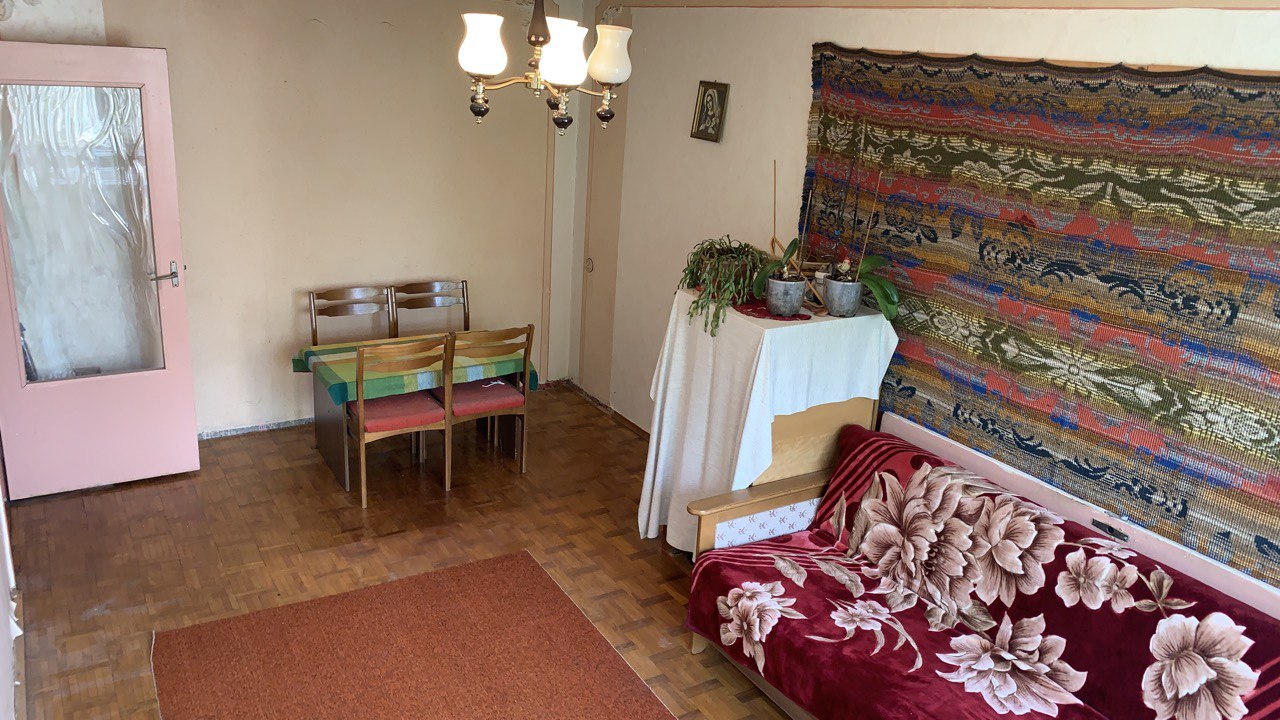 2 KAMBARIŲ BUTAS ALYTUJE, PUTINŲ G.