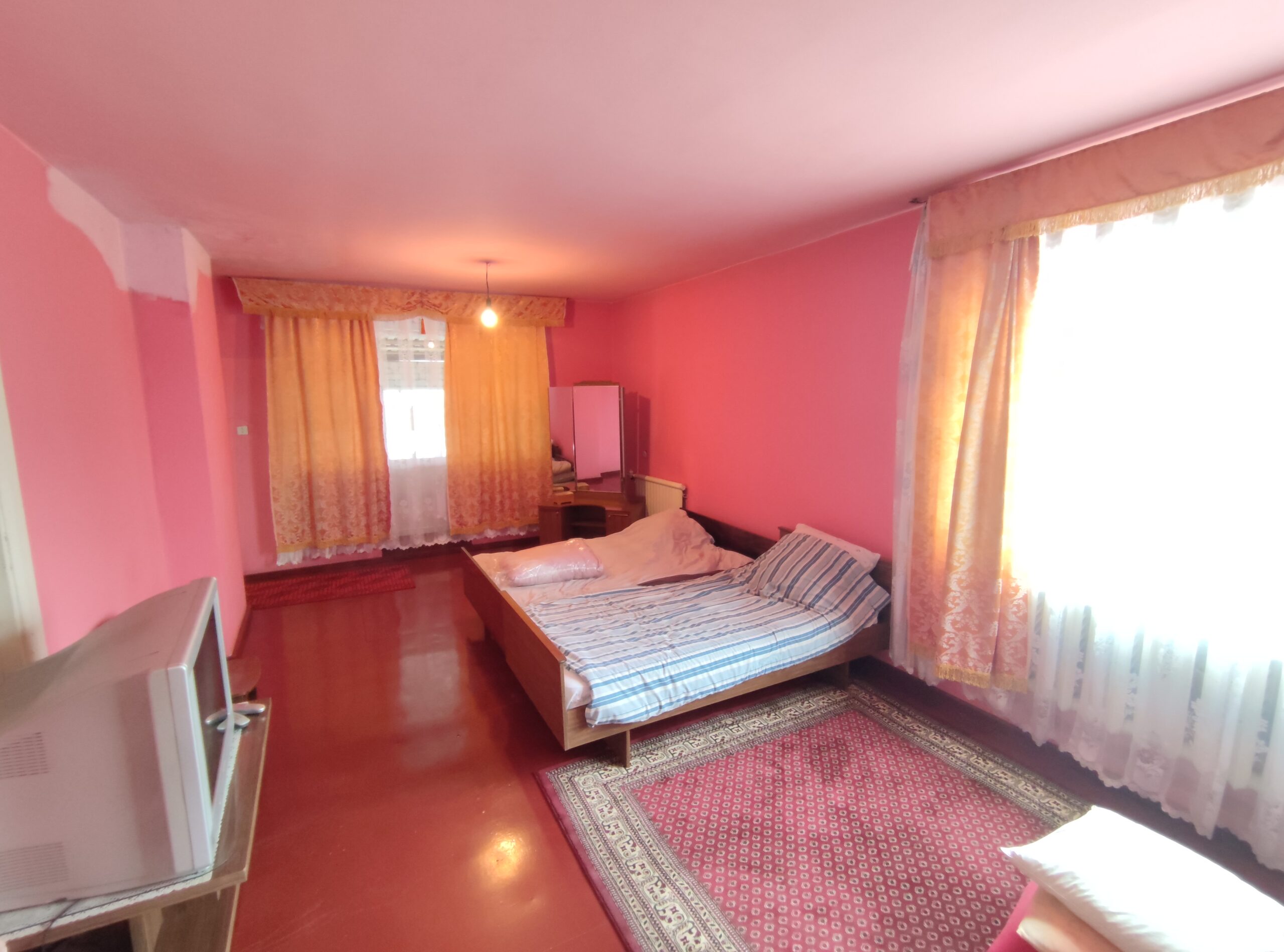 ERDVUS NAMAS ALYTAUS R. DOMINA KEITIMAS I SODA PRIE ALYTAUS