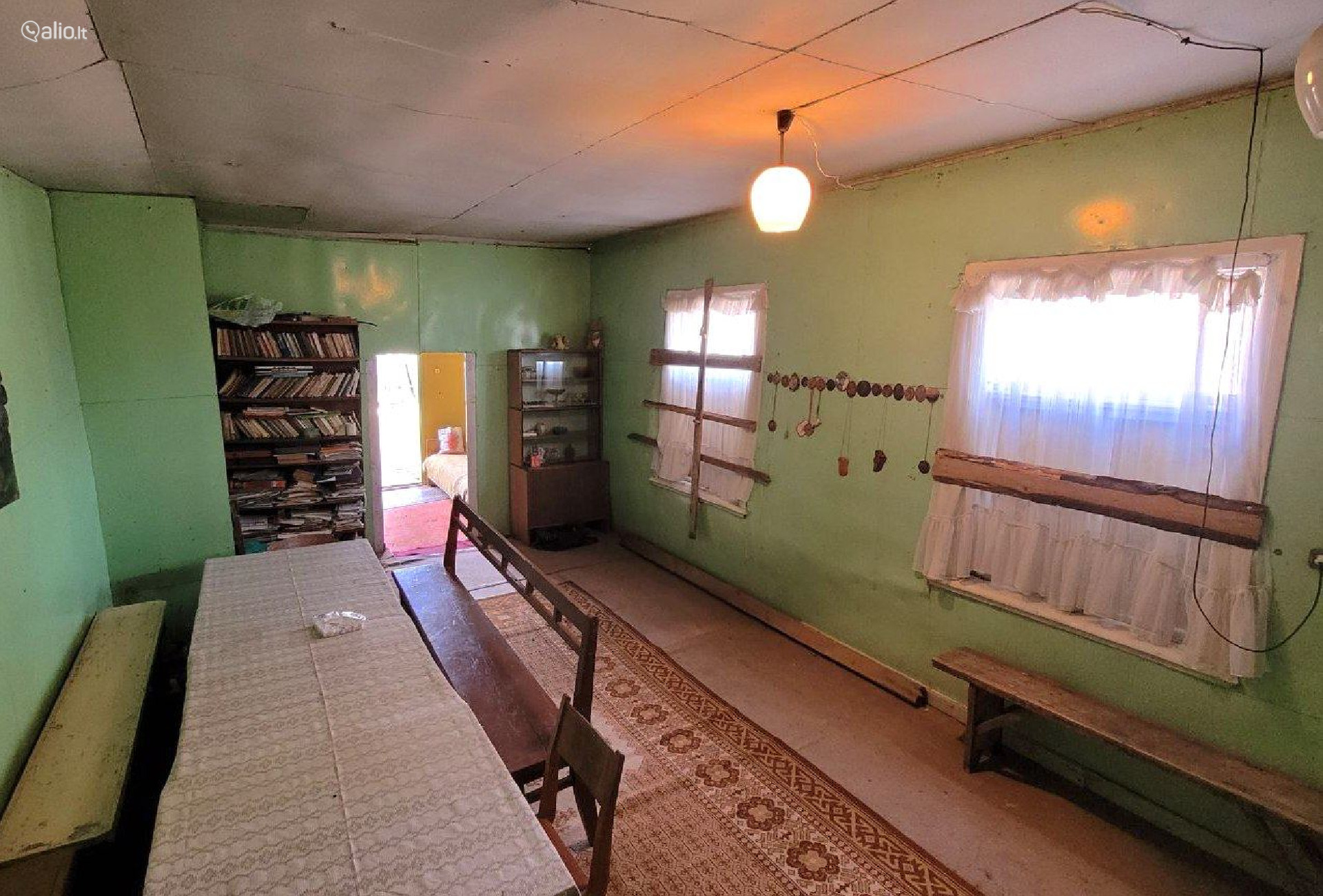 Parduodamas rąstinis namas Jurbarko r.