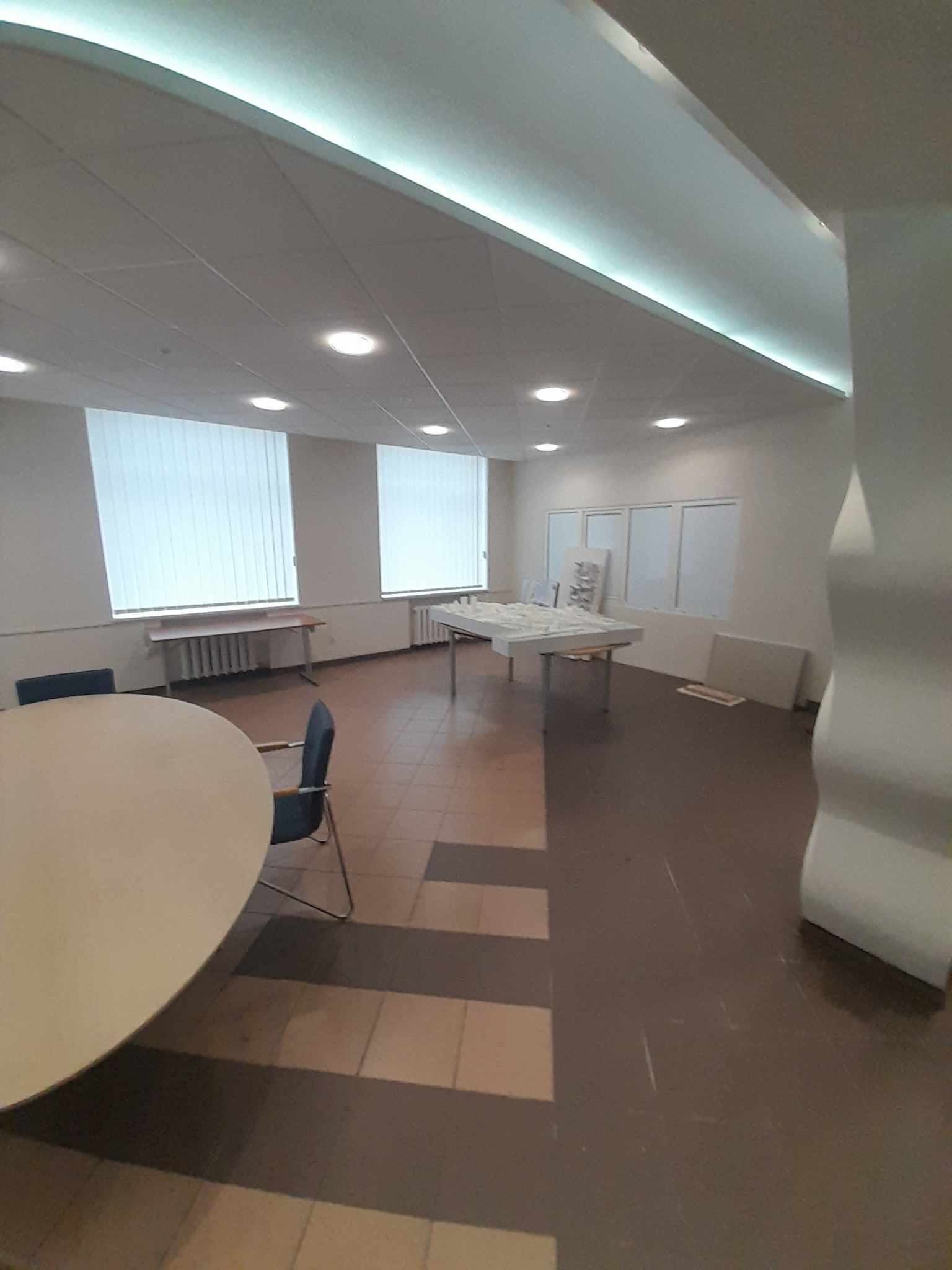 Išnuomojamos 133 kv.m., prekybinės / administracinės / dirbtuvėms / paslaugų patalpos Naujoji Uosto g.