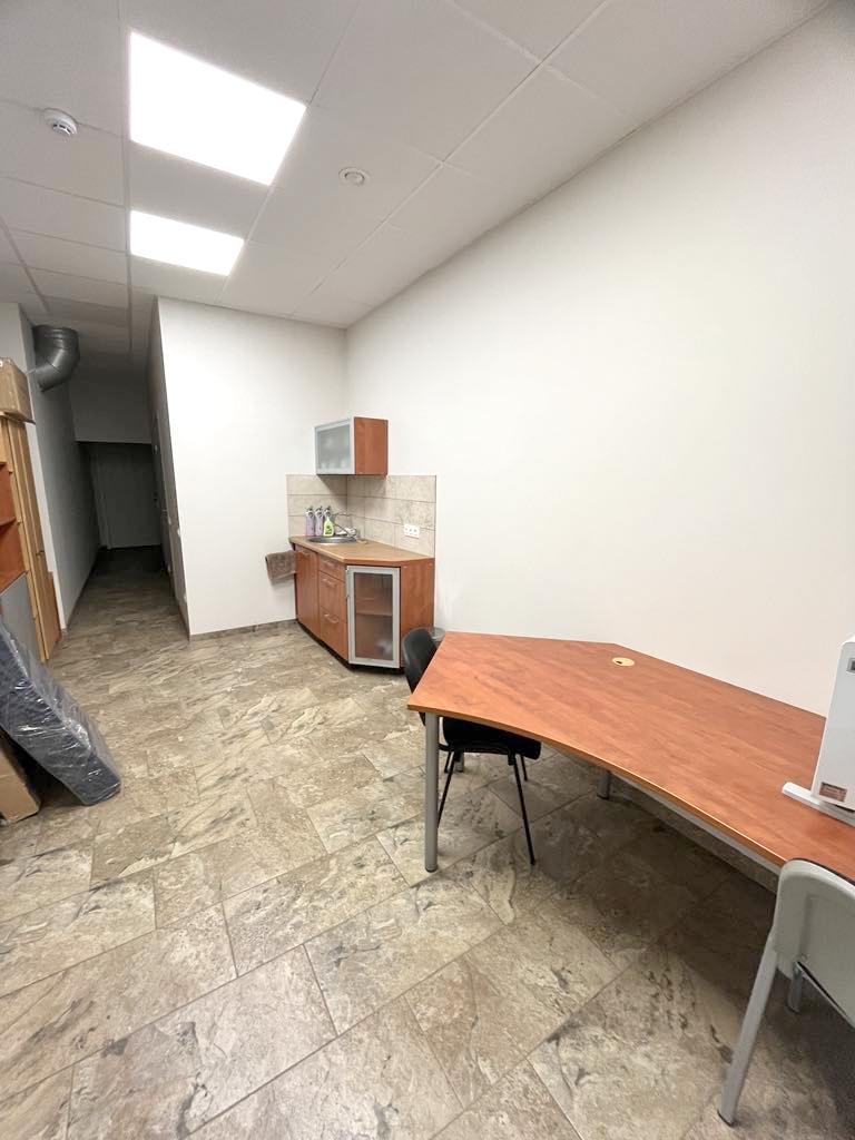 Parduodamos prekybinės – gamybinės – sandėliavimo patalpos su rampa Klaipėdoje