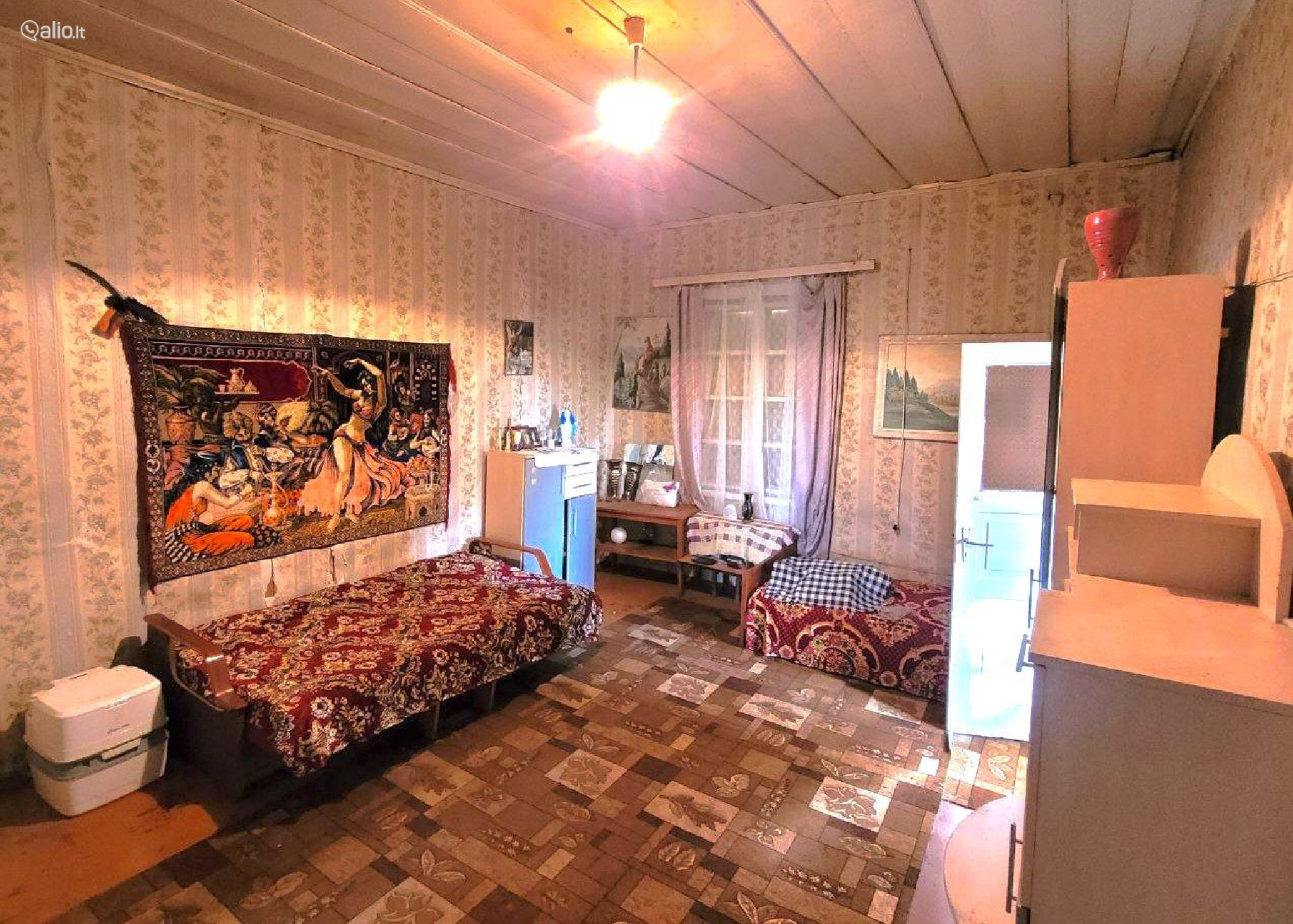 Parduodamas rąstinis namas Jurbarko r.