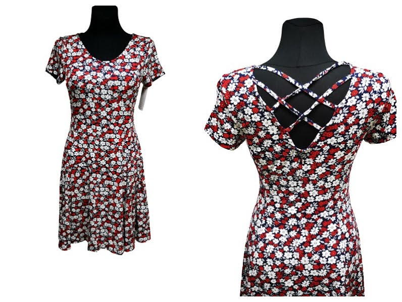 Jaunatviška suknelė su puošta nugara