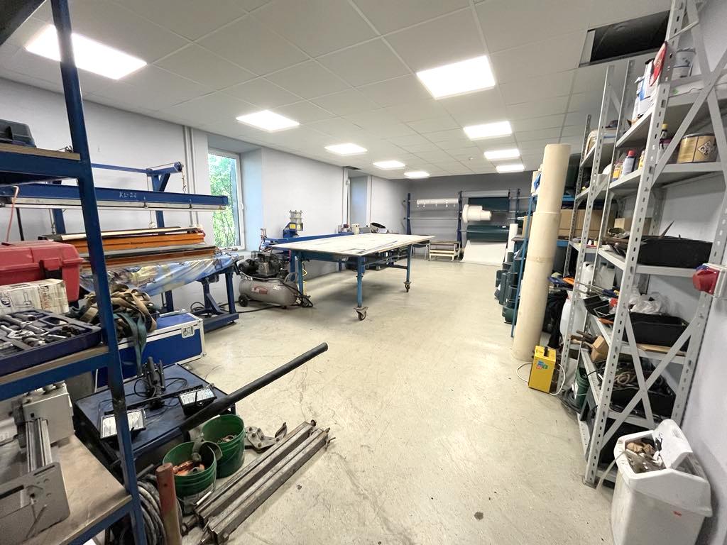 Parduodamos prekybinės – gamybinės – sandėliavimo patalpos su rampa Klaipėdoje