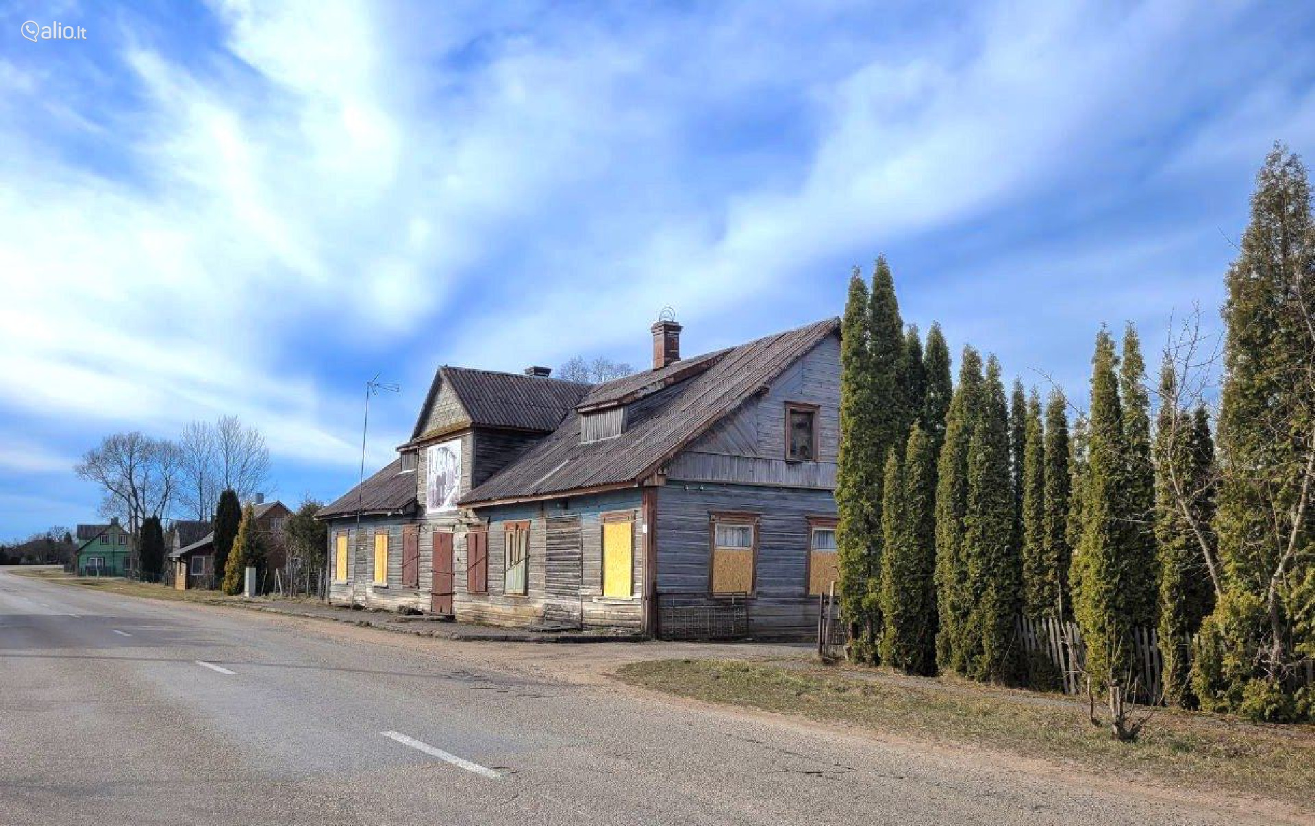 Parduodamas rąstinis namas Jurbarko r.