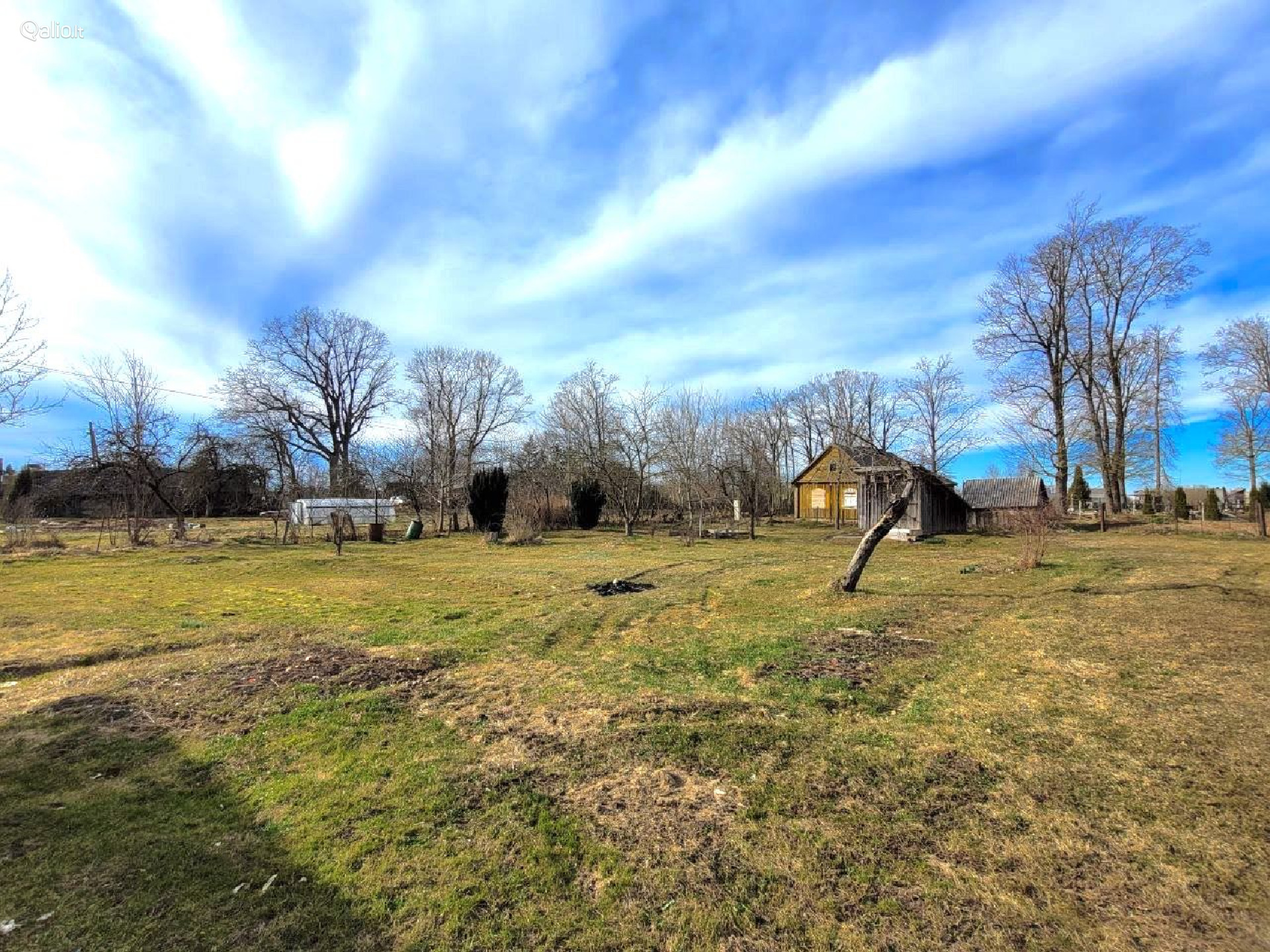 Parduodamas rąstinis namas Jurbarko r.