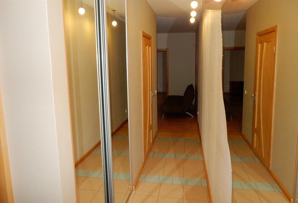 Išnuomojamas 3 kambarių butas Liepų g. 53 kv.m.