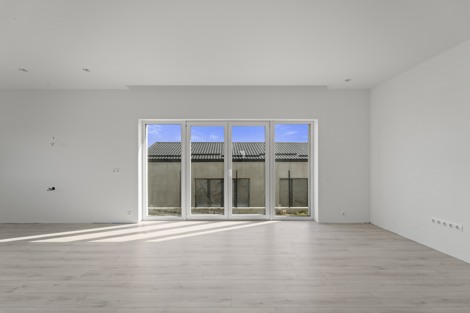 GERIAUSIAS KAINOS PASIŪLYMAS ARČIAUSIAI KLAIPĖDOS MIESTO. PRIE TVENKINIO !!!!!!