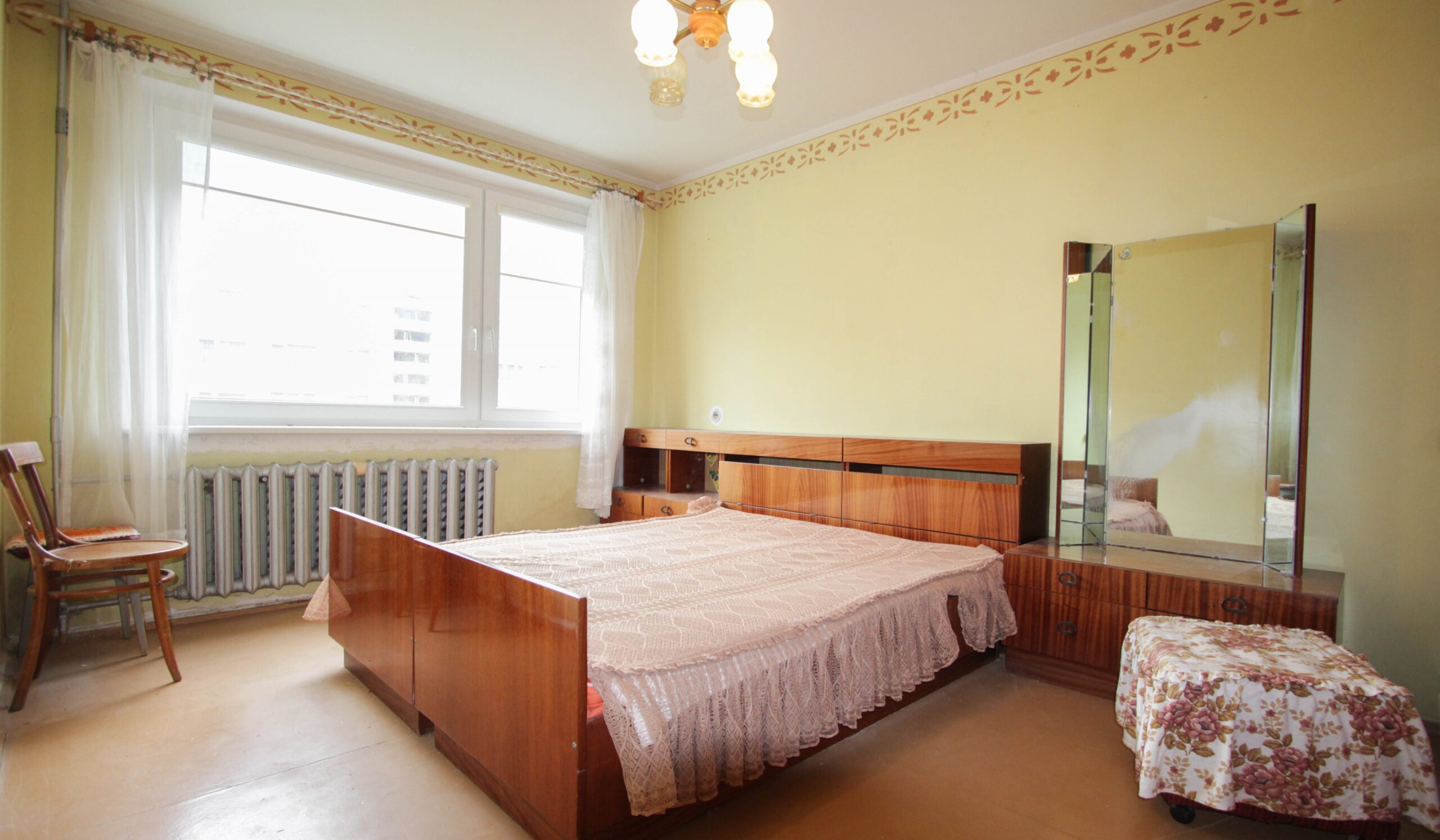 Parduodamas 2 kambarių butas (Naujoji Akmenė)