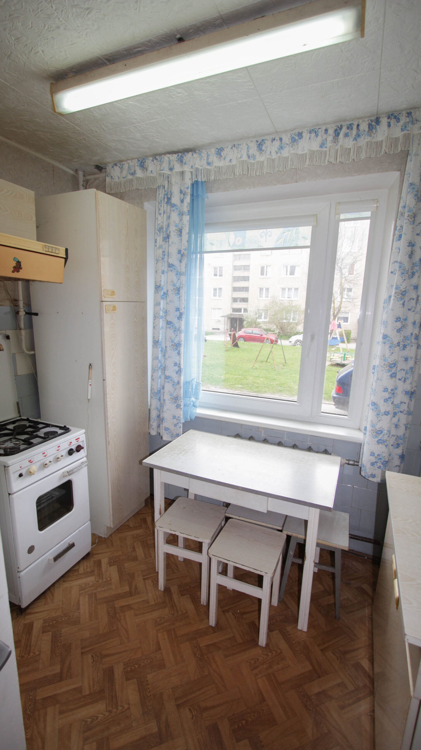 Parduodamas 2 kambarių butas (Naujoji Akmenė)