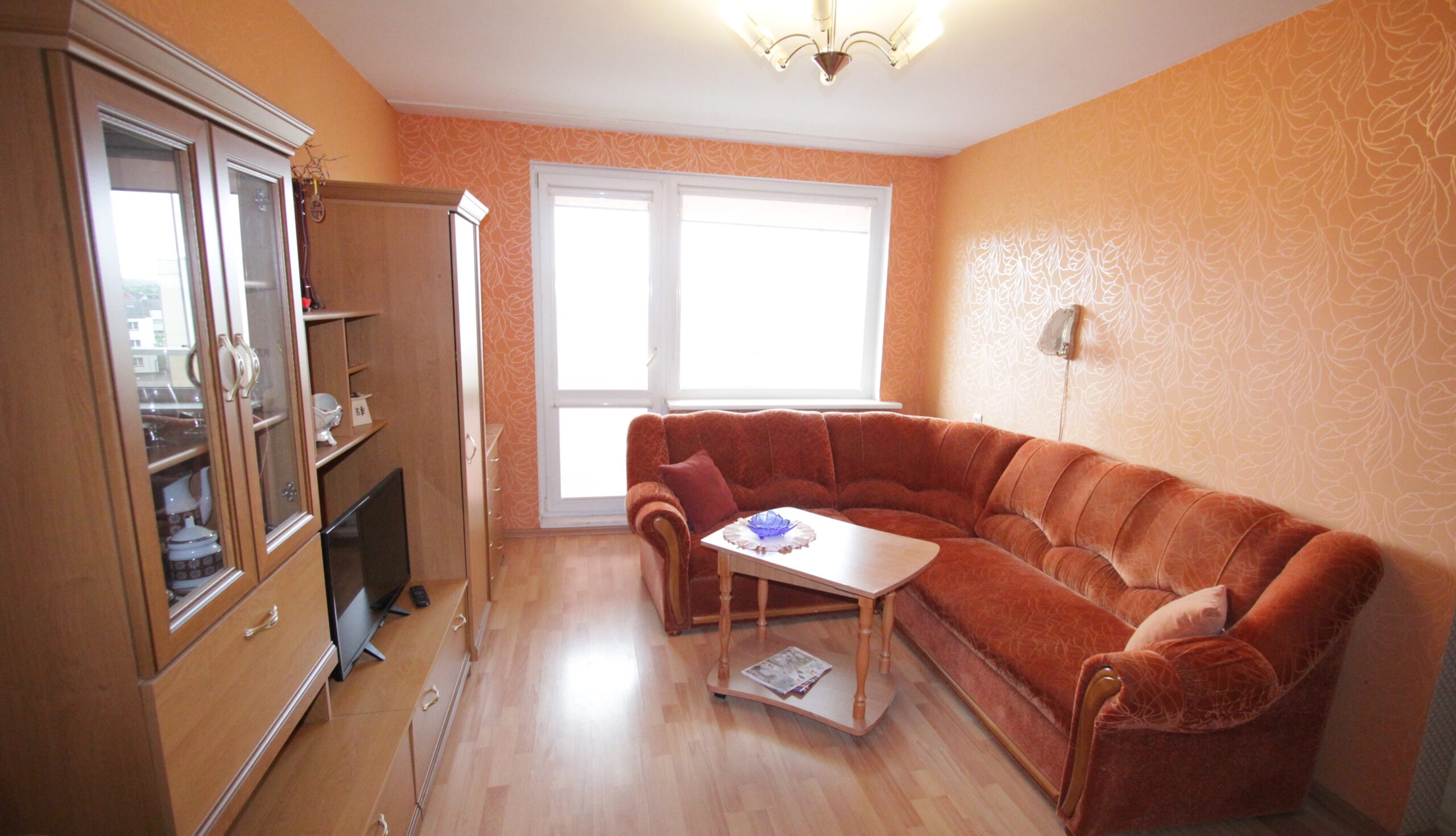 Parduodamas 1 kambario butas Akmenės mieste