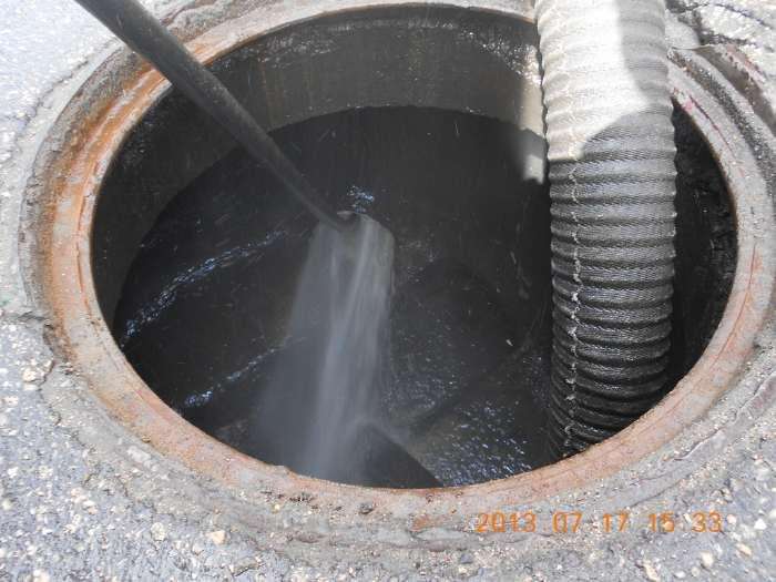 Kanalizacijos vamzdynų valymas, santechnikas Vilnius, Trakai.