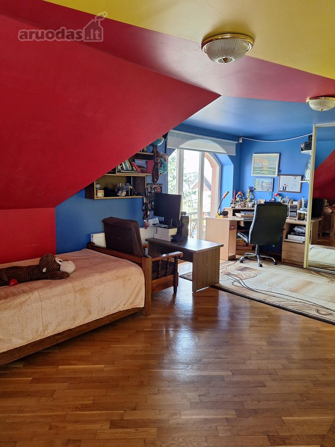 Parduodamas erdvus namas Alytuje