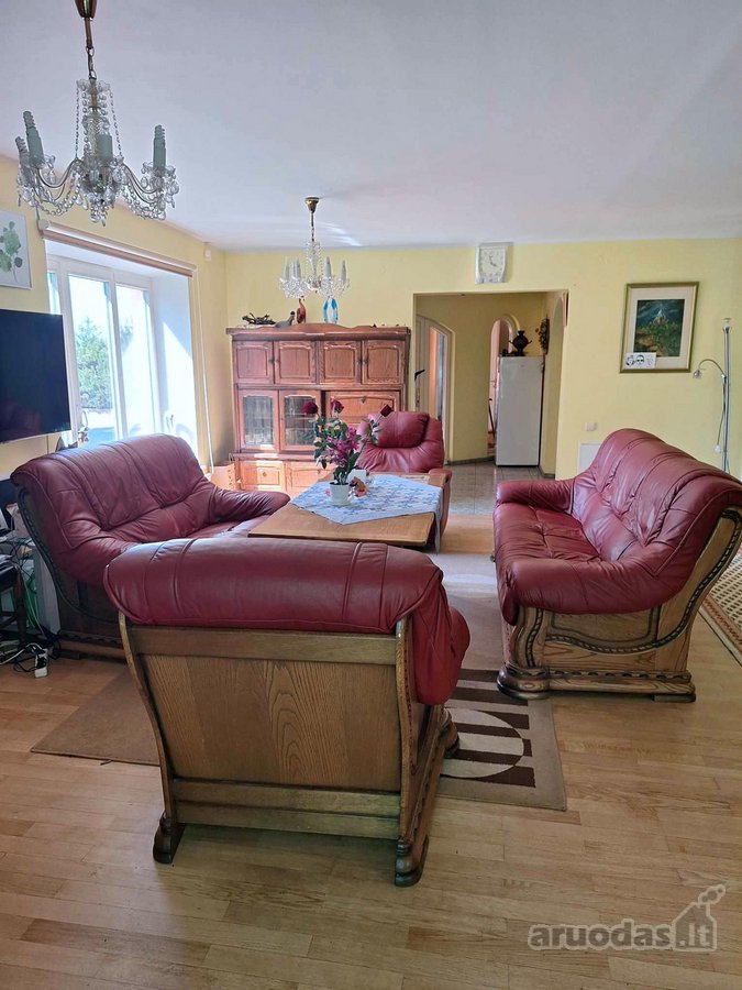 Parduodamas erdvus namas Alytuje