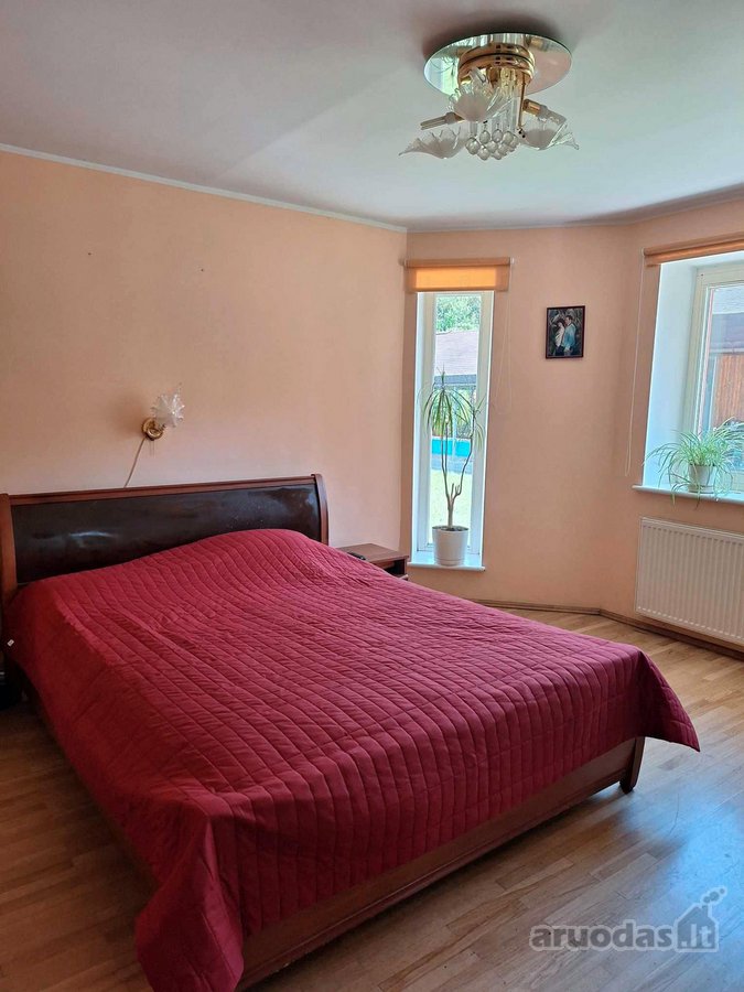 Parduodamas erdvus namas Alytuje
