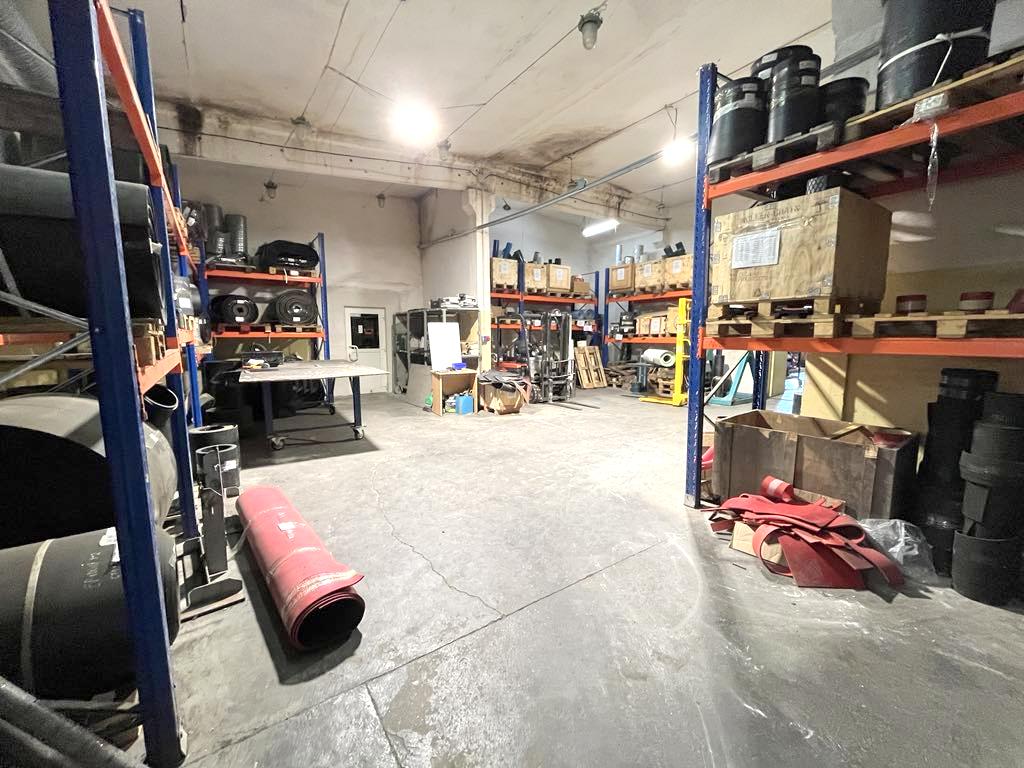 Parduodamos prekybinės – gamybinės – sandėliavimo patalpos su rampa Klaipėdoje