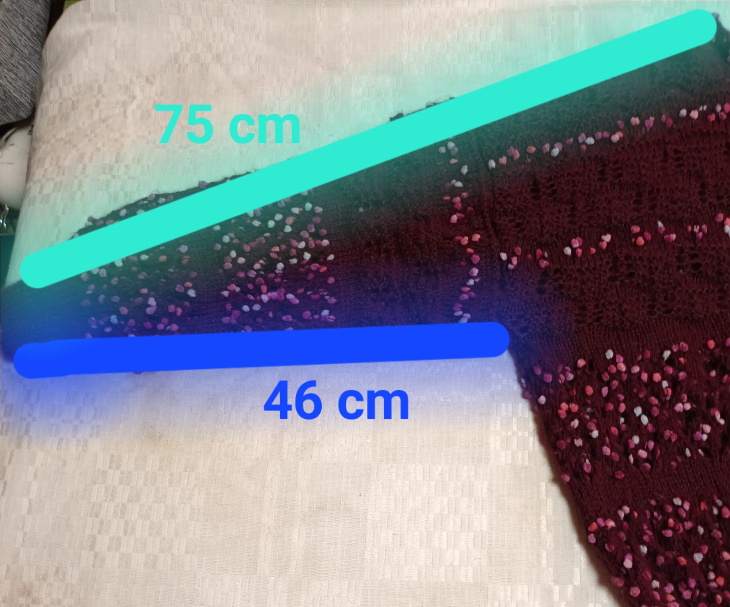 Rankų darbo megztukas