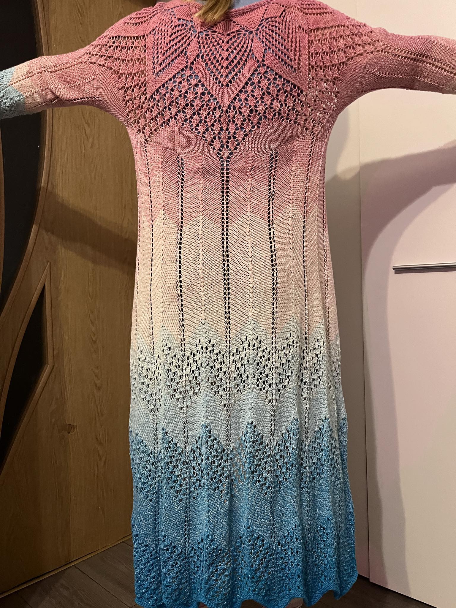 Rankų darbo megztas kardiganas