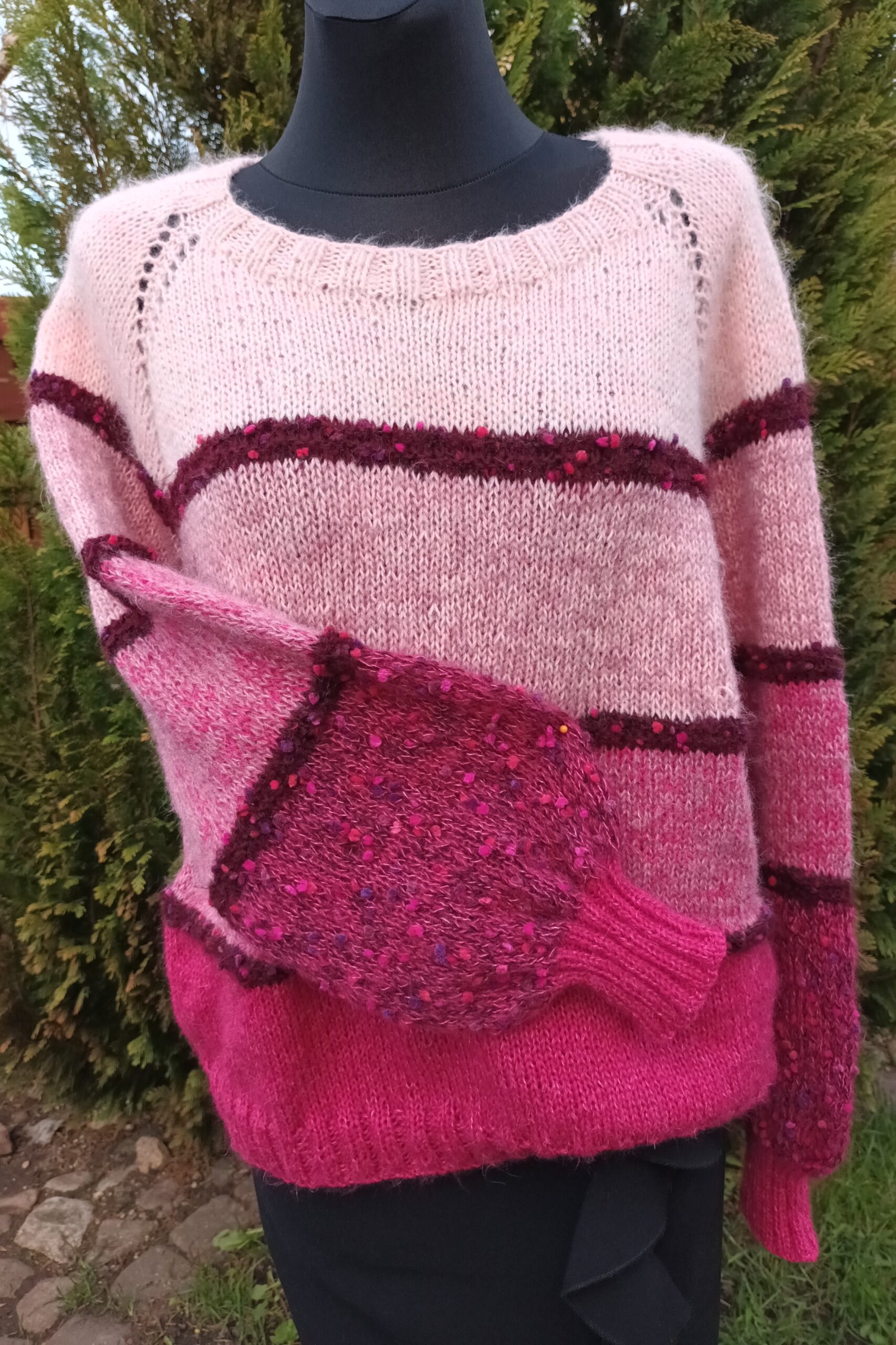 Rankų darbo megztukas