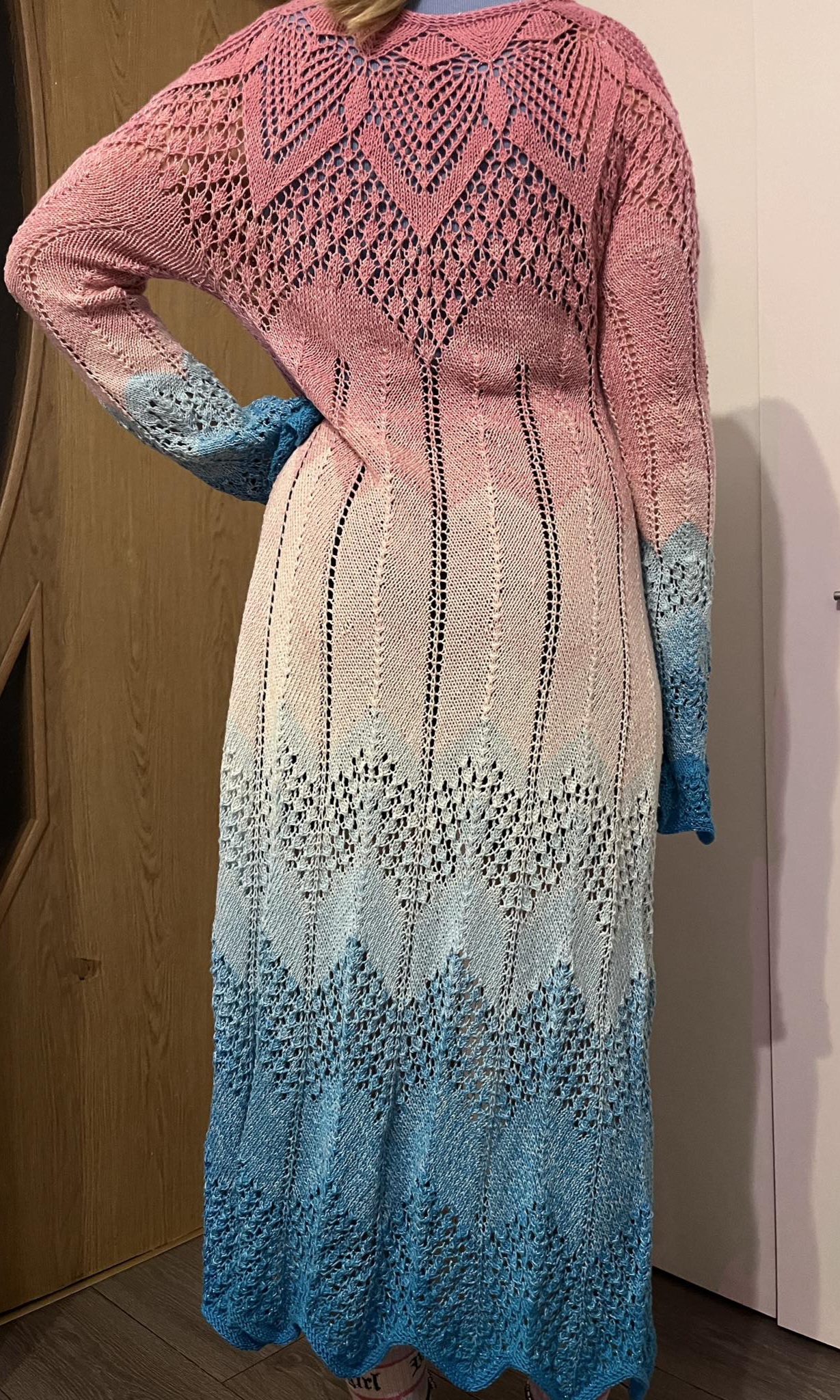 Rankų darbo megztas kardiganas