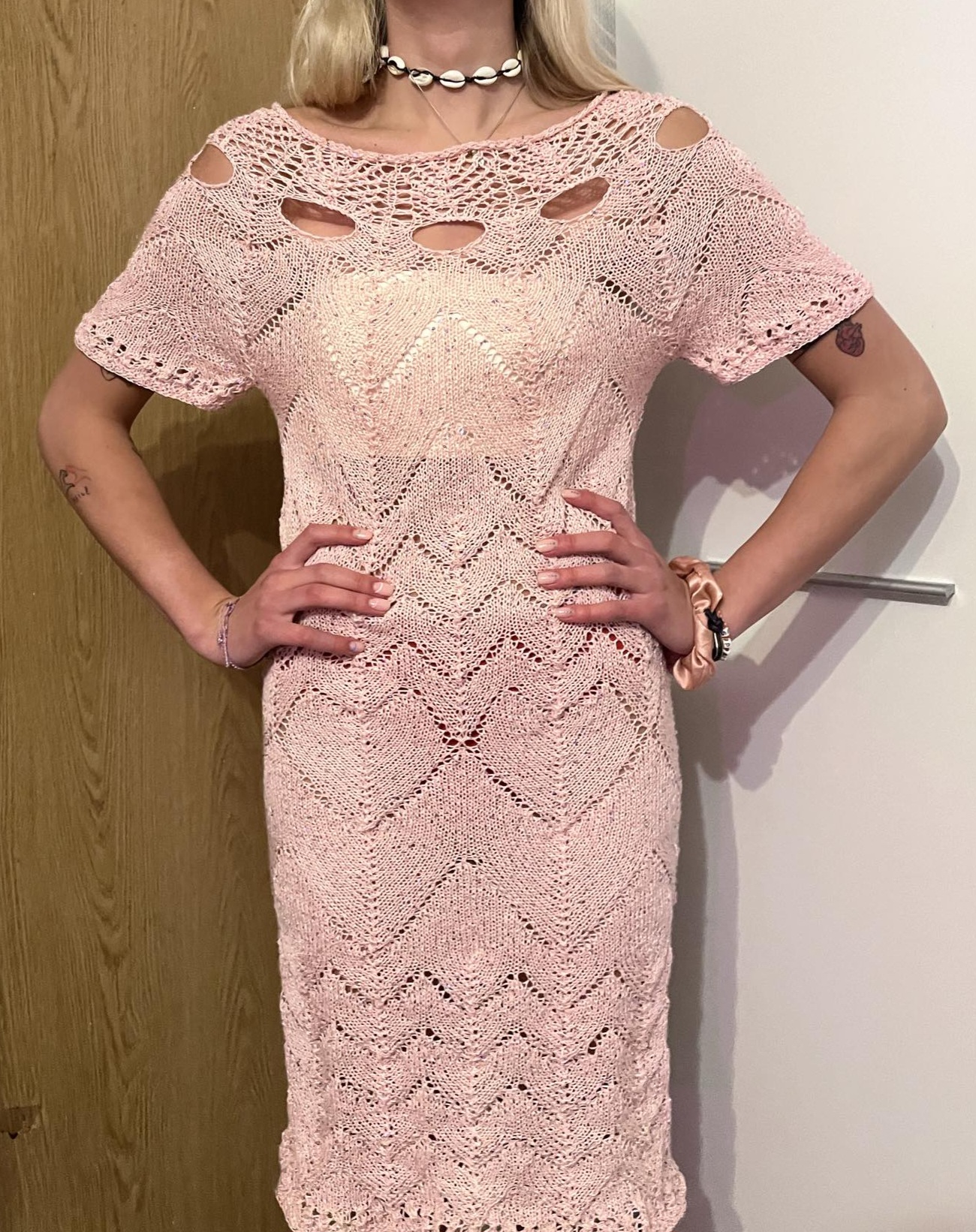 Rankų darbo megzta suknelė