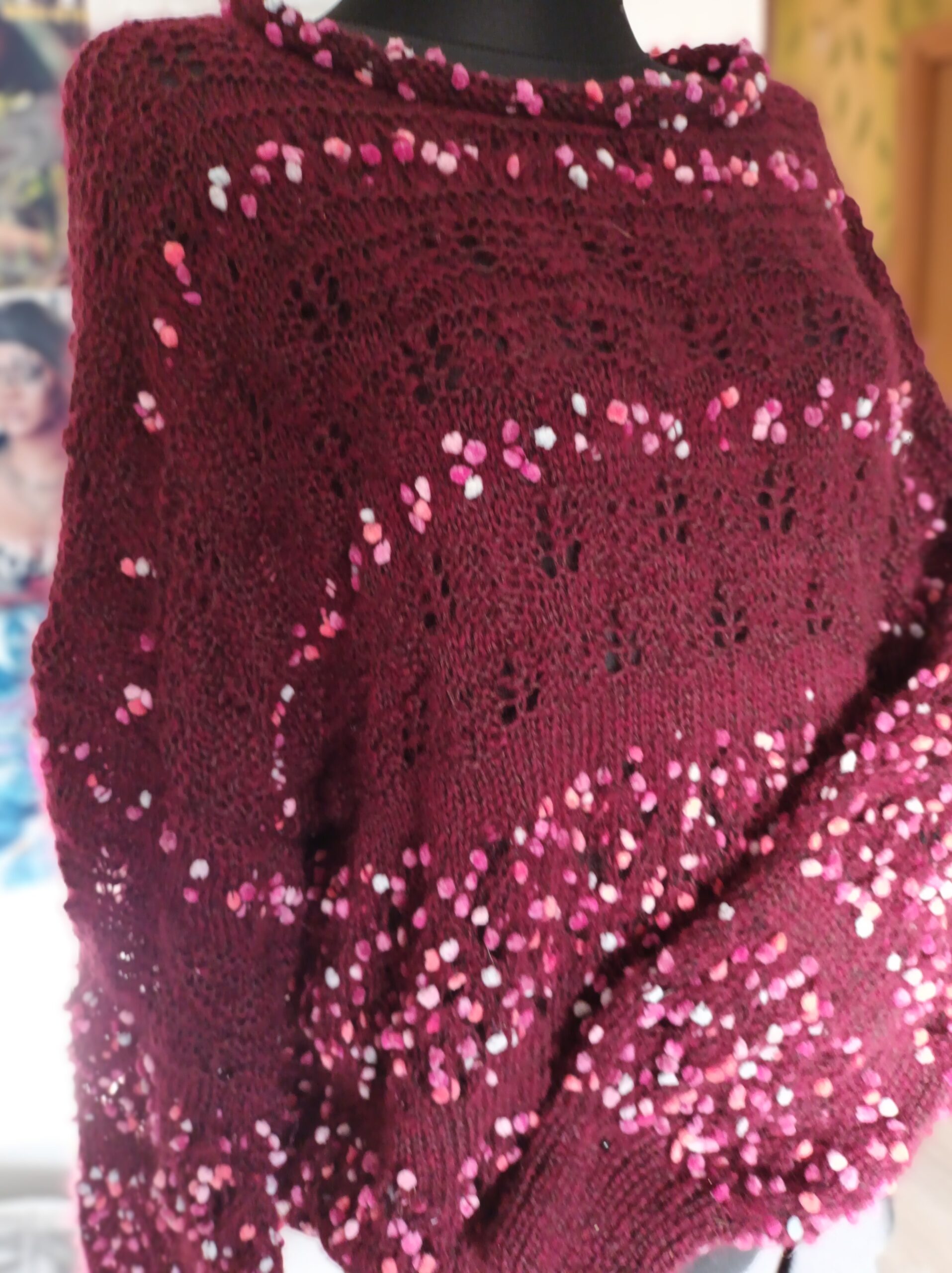 Rankų darbo megztukas