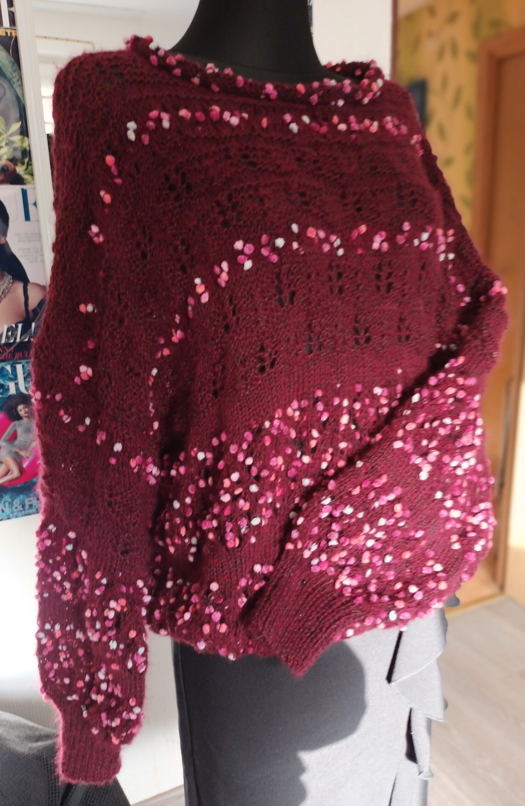 Rankų darbo megztukas