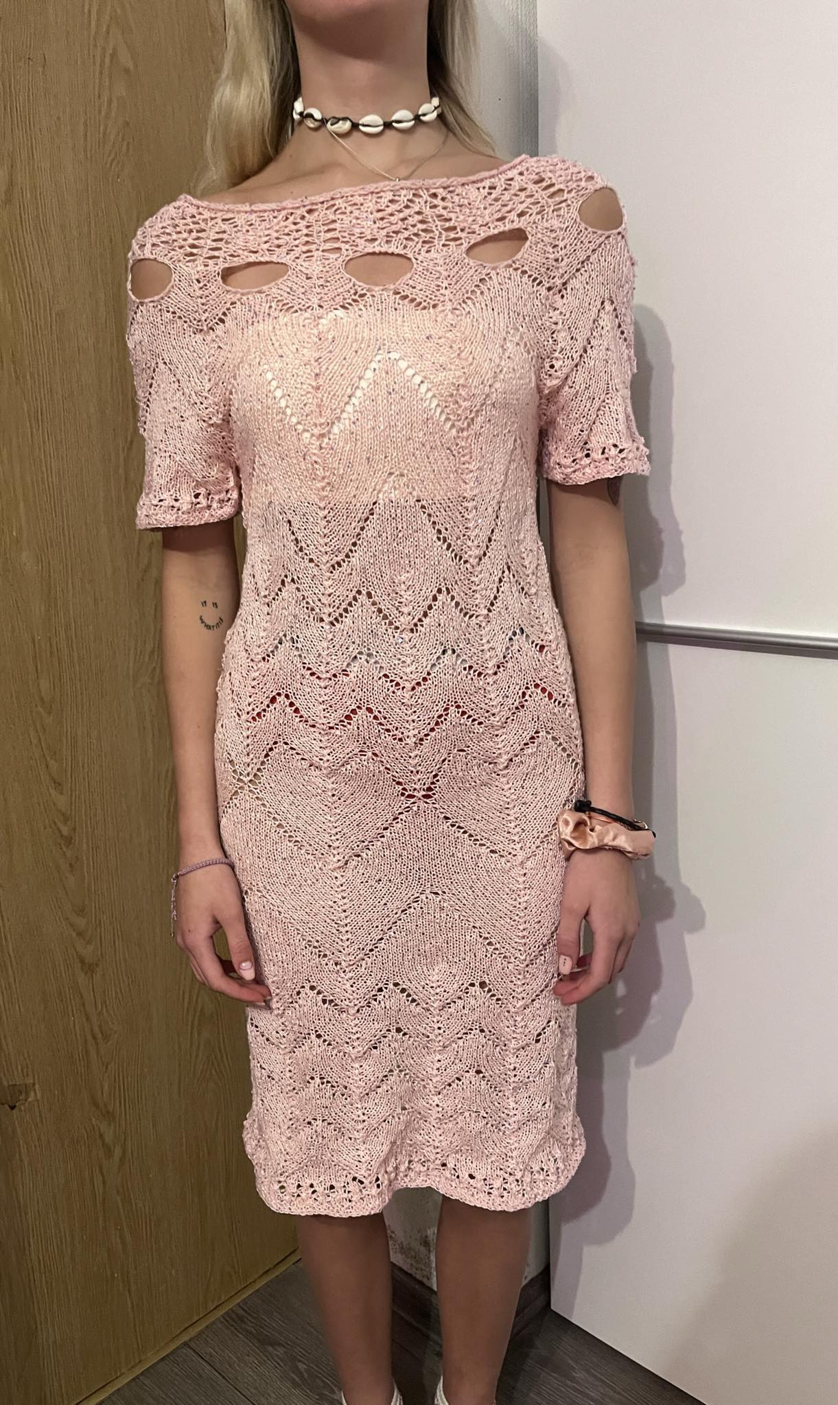 Rankų darbo megzta suknelė