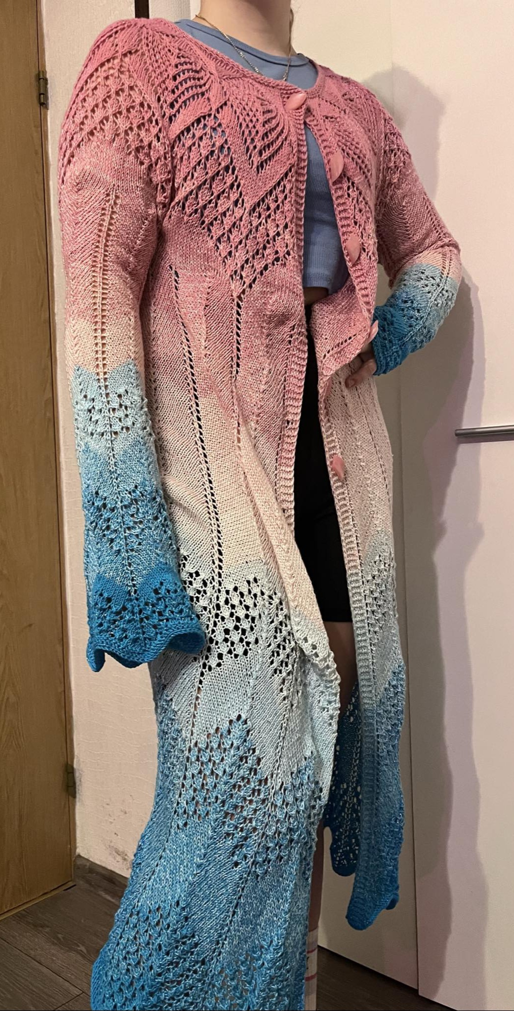 Rankų darbo megztas kardiganas