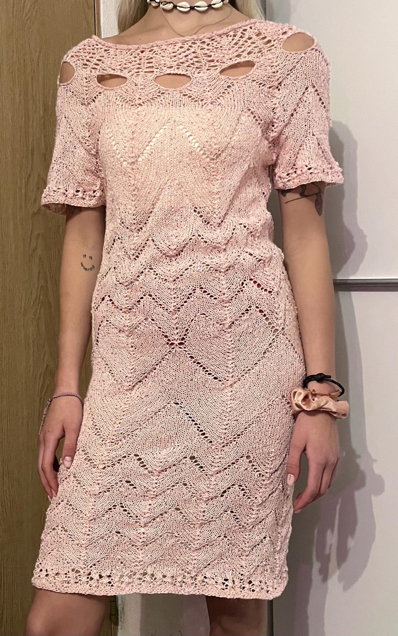 Rankų darbo megzta suknelė