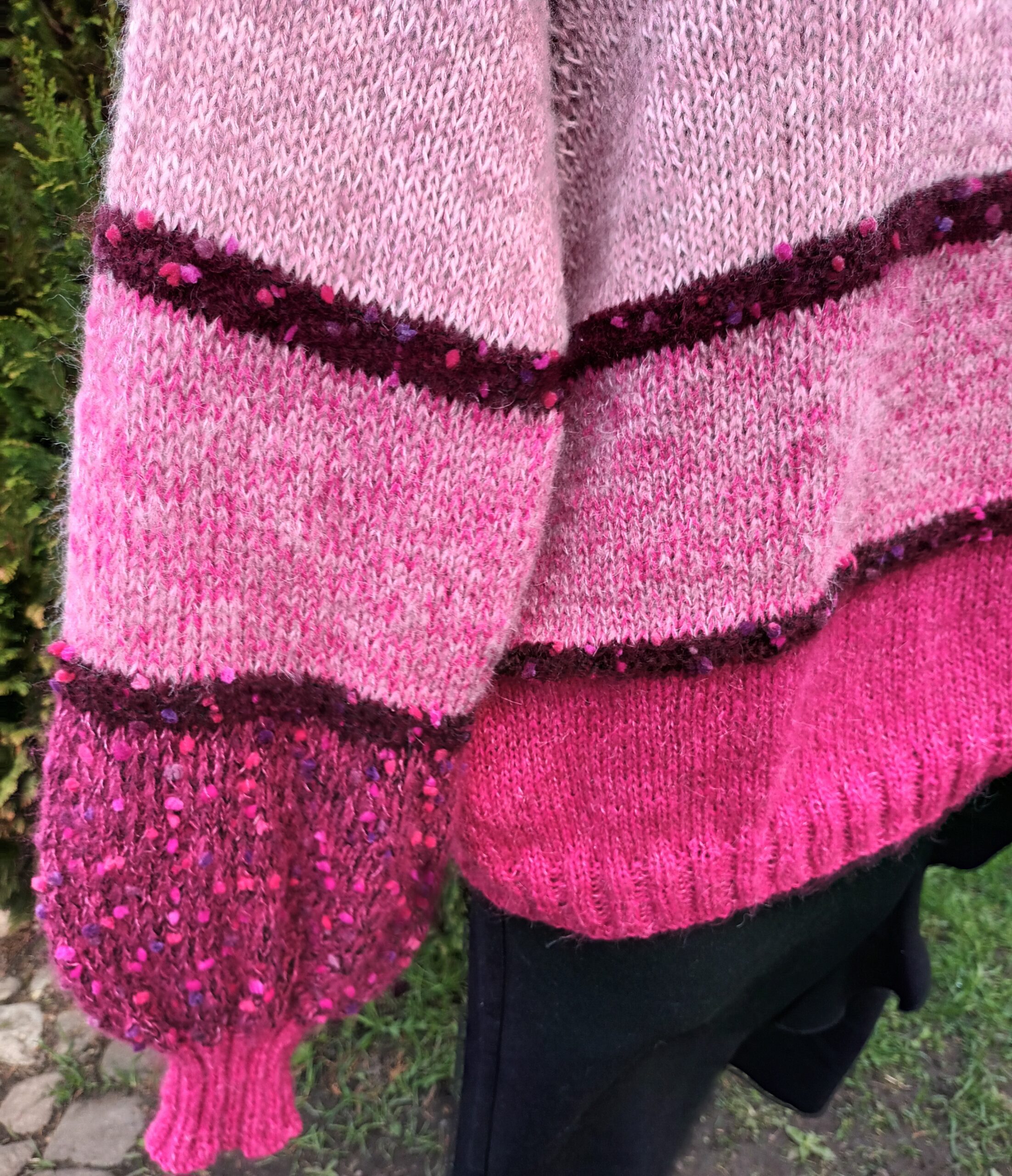 Rankų darbo megztukas