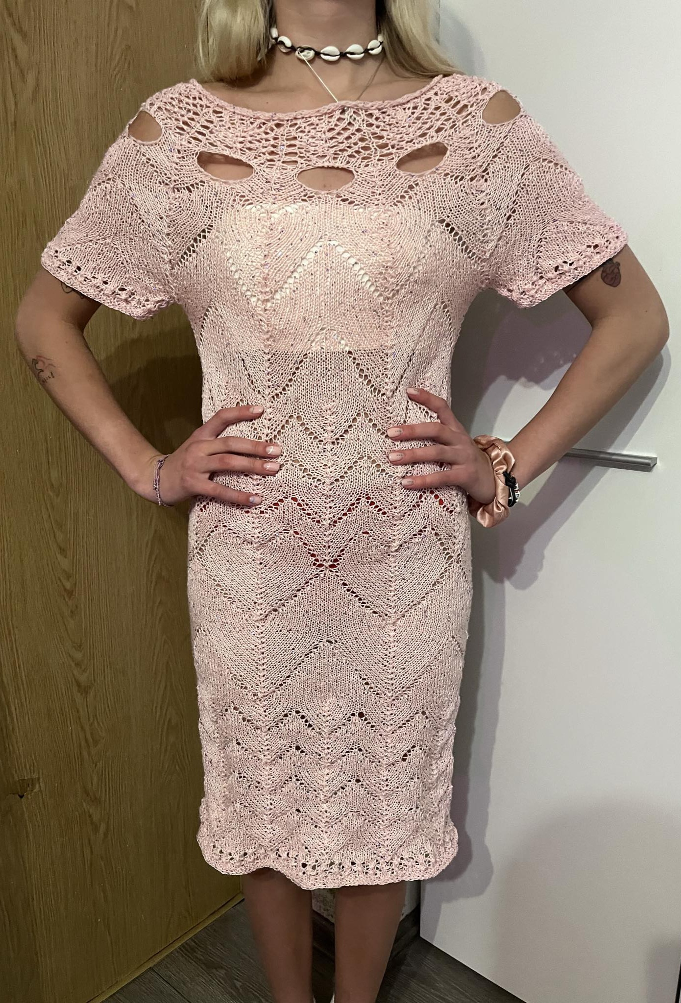 Rankų darbo megzta suknelė