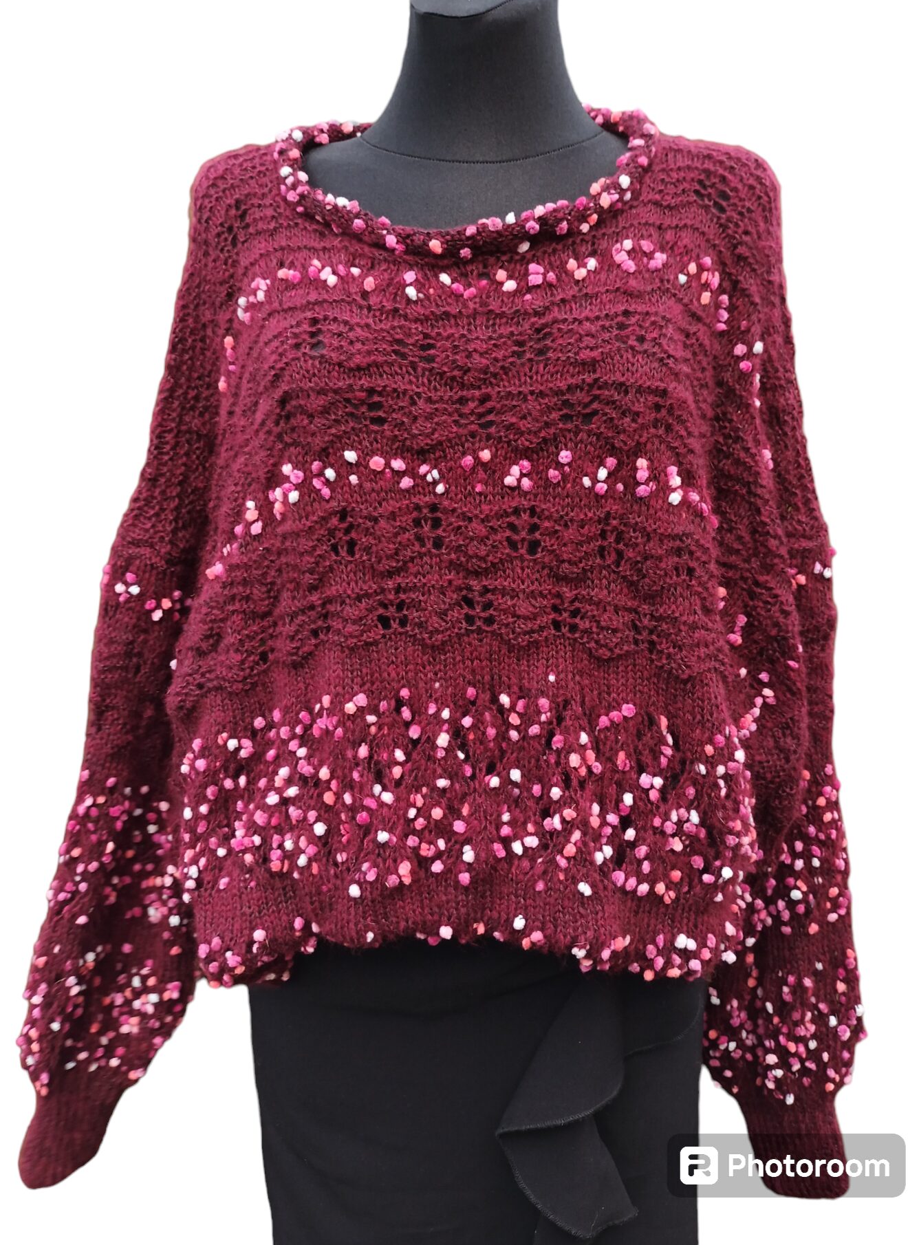 Rankų darbo megztukas