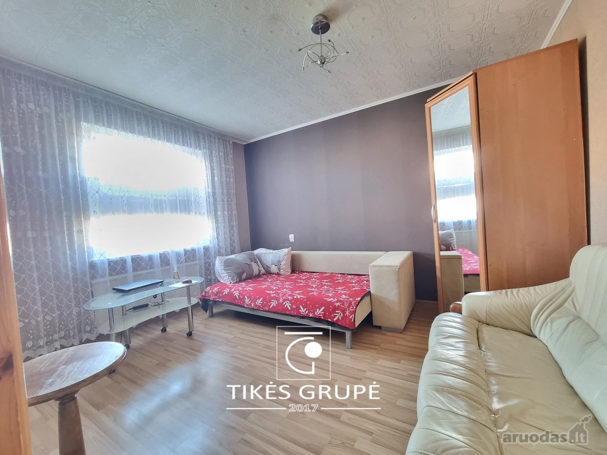 Klaipėdoje, parduodamas 2 kambarių 65 kv,m., butas su didžiuoju holu. Butas 6 aukšte iš 10 aukštų.