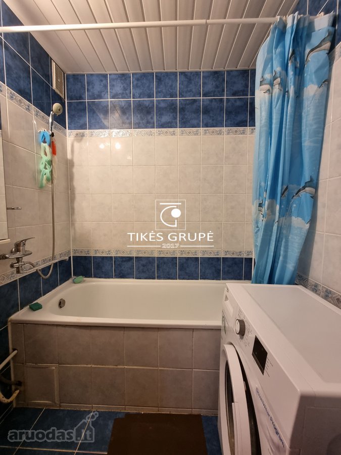 Klaipėdoje, parduodamas 2 kambarių 65 kv,m., butas su didžiuoju holu. Butas 6 aukšte iš 10 aukštų.