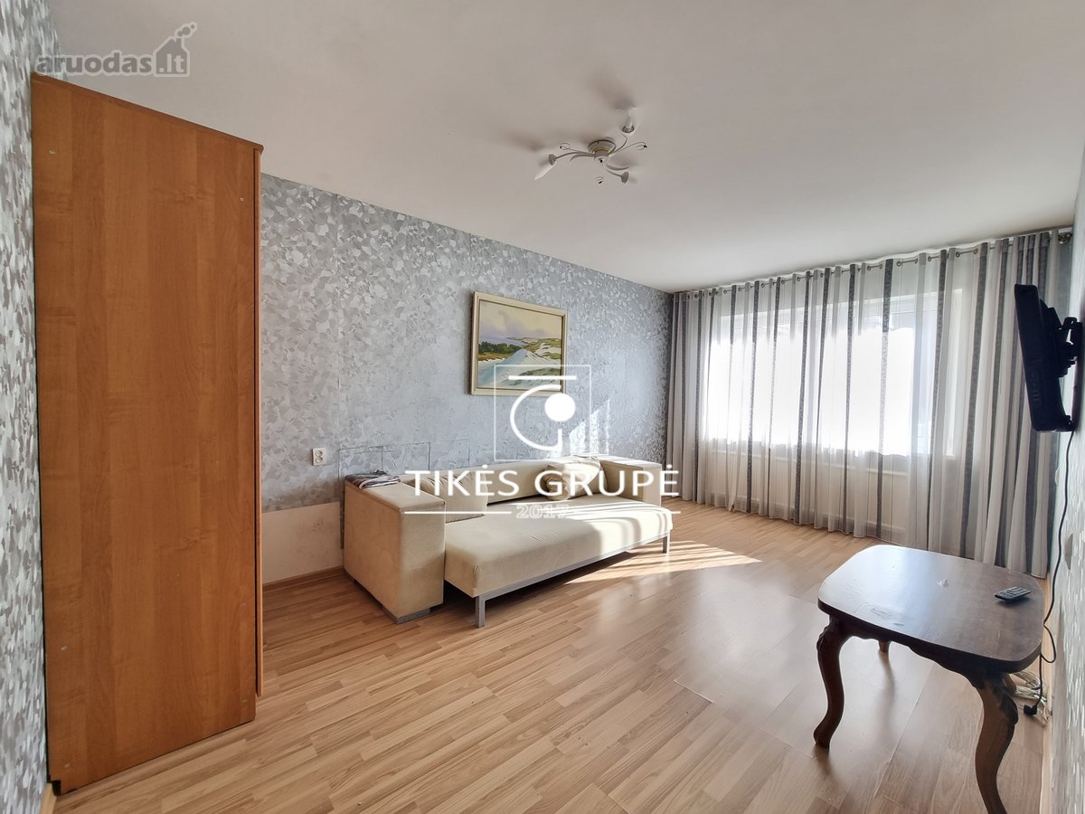 Klaipėdoje, parduodamas 2 kambarių 65 kv,m., butas su didžiuoju holu. Butas 6 aukšte iš 10 aukštų.