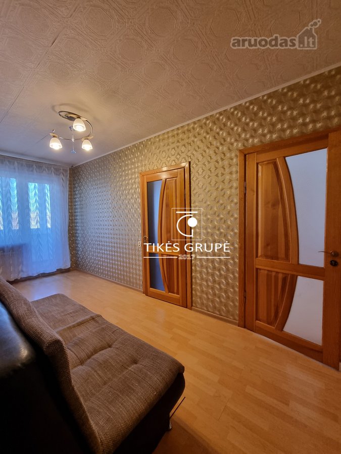 Klaipėdoje, parduodamas 2 kambarių 65 kv,m., butas su didžiuoju holu. Butas 6 aukšte iš 10 aukštų.