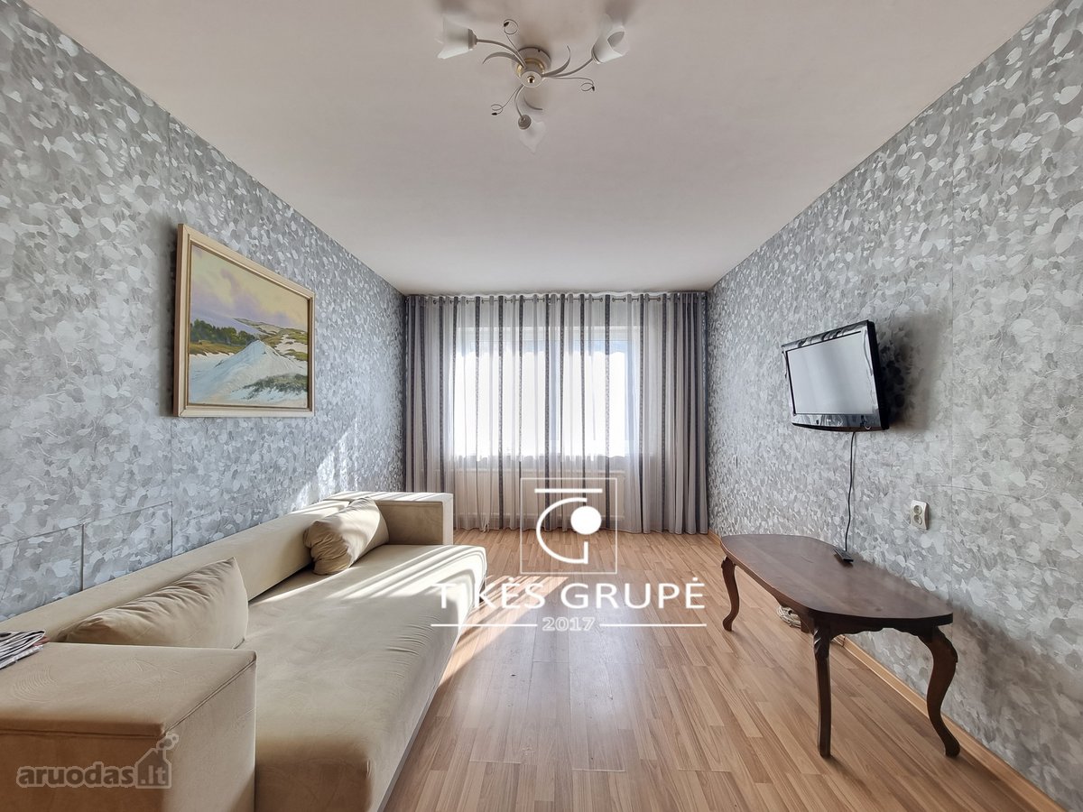 Klaipėdoje, parduodamas 2 kambarių 65 kv,m., butas su didžiuoju holu. Butas 6 aukšte iš 10 aukštų.