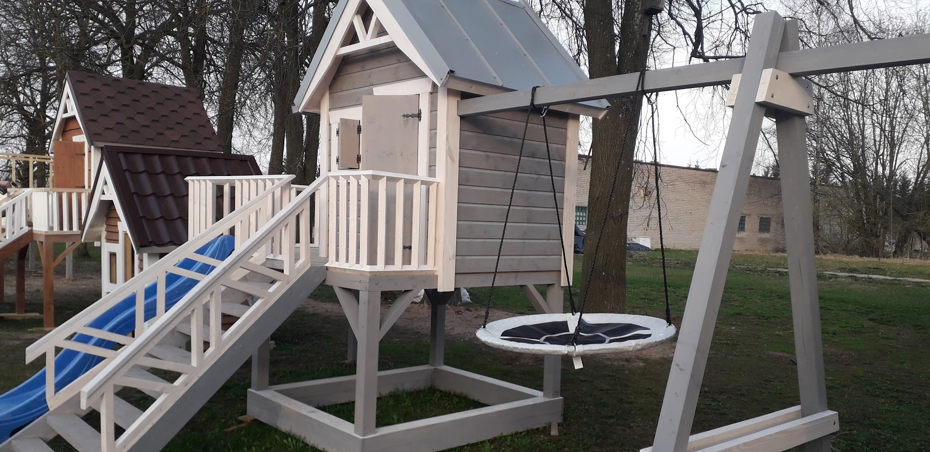 Vaikų žaidimų aikštelės, supynės, laipynės