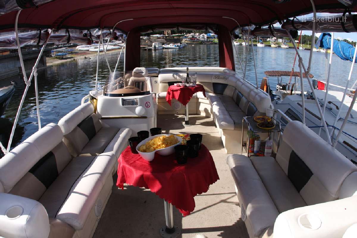 Katamaranu Bentley nuoma Kauno mariose