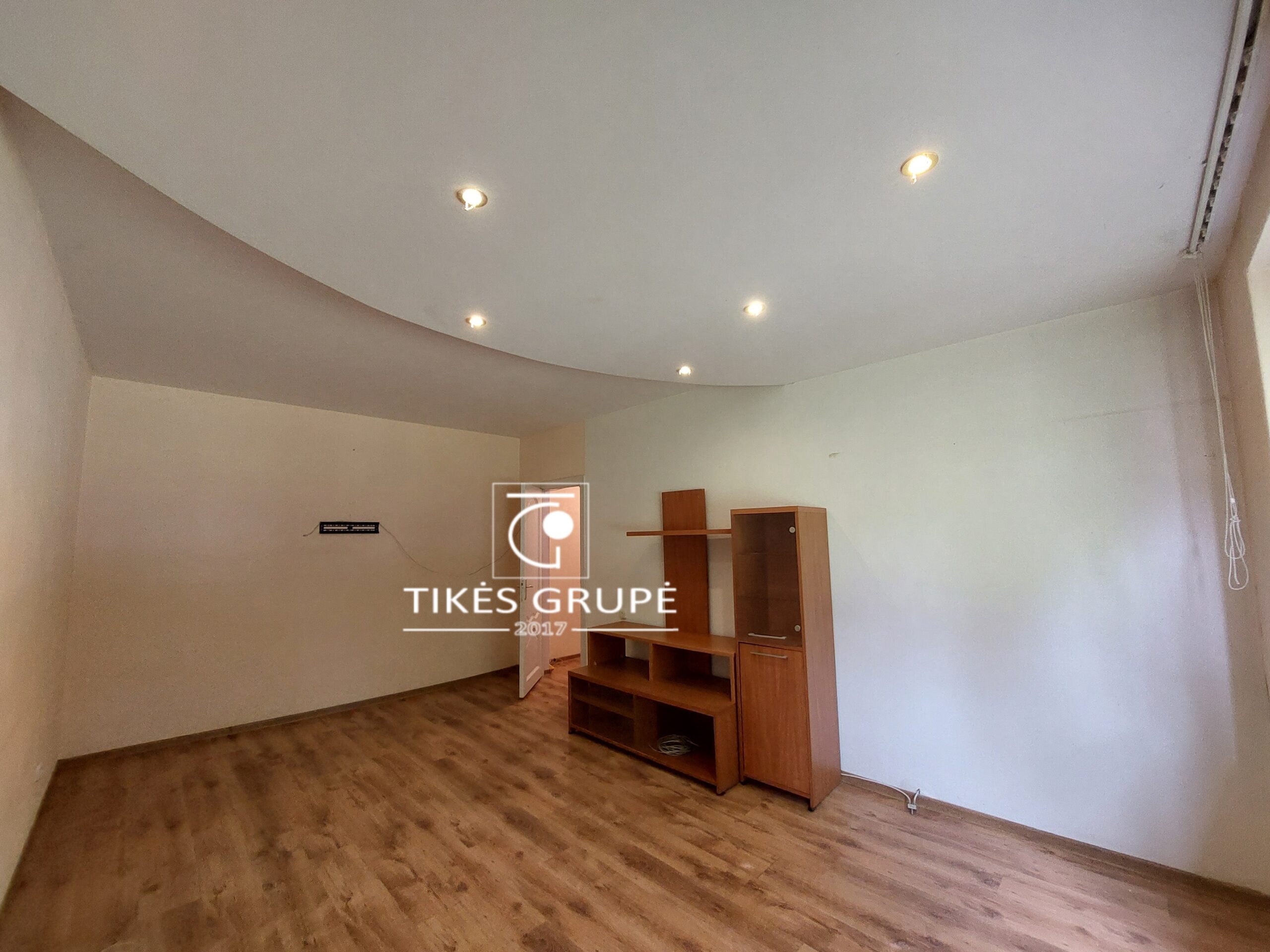 Parduodamas 1 kambario butas su holu, Klaipėdoje.