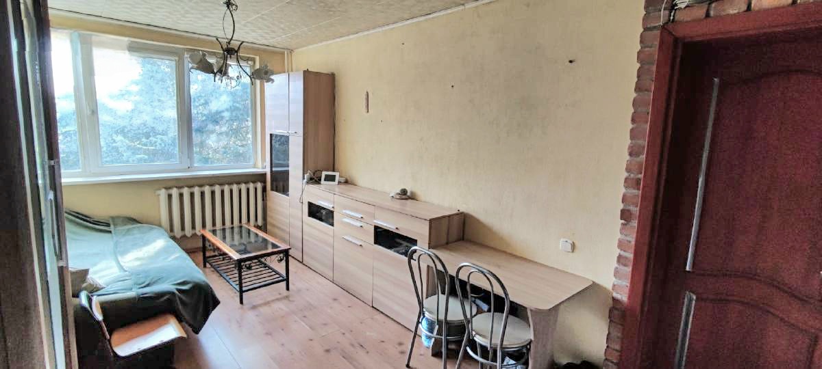 Parduodamas didysis kambarys bendrabučio bloke