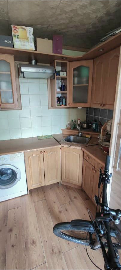 Parduodamas didysis kambarys bendrabučio bloke