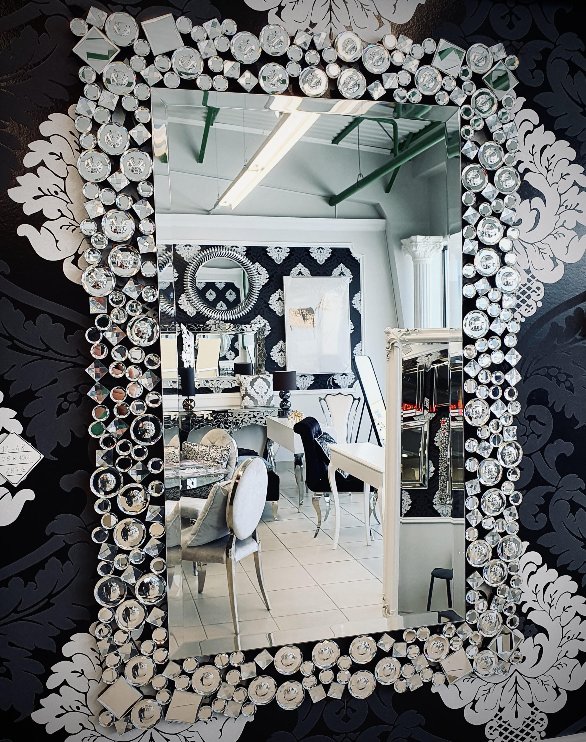 Klasikiniai ir modernūs veidrodžiai